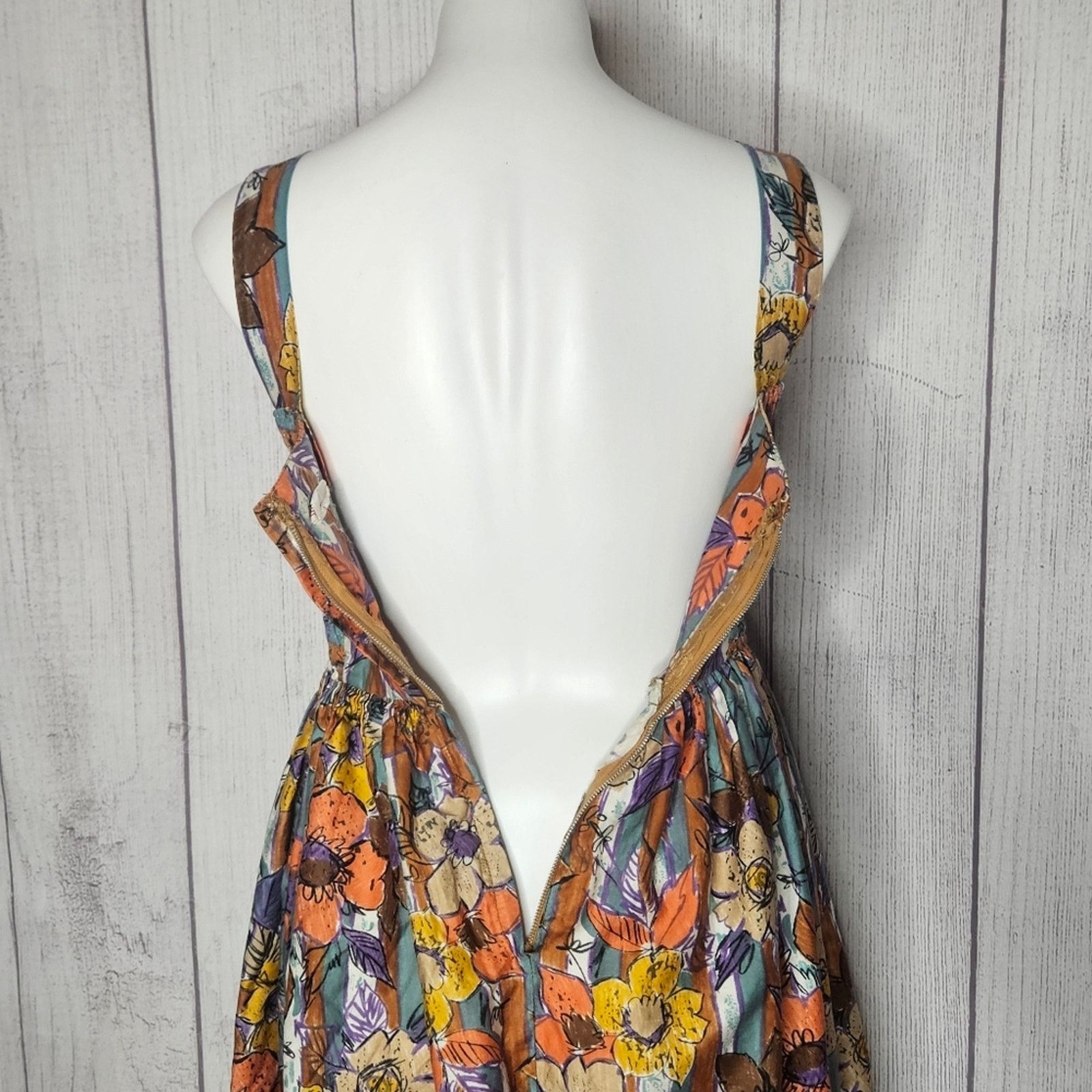 Vintage VTG 50s Candy Jones California Floral Smocked Sundress, sz S Size S / US 4 / IT 40 - 7 Thumbnail