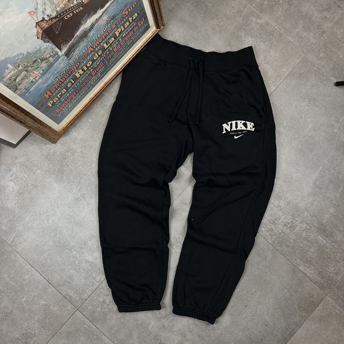 Nike athletic jogger pants S black streetwear vintage 90s