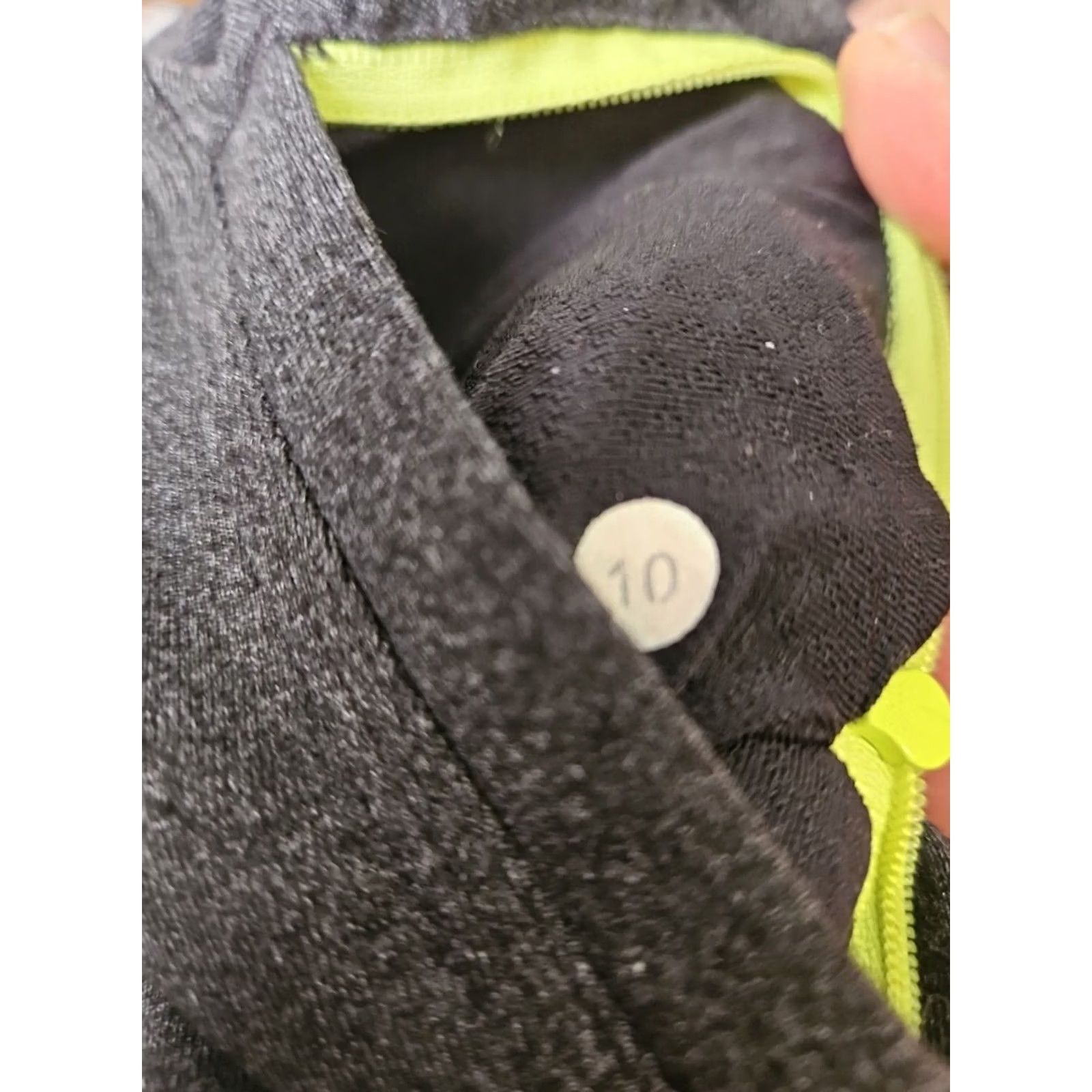 Lululemon Lululemon Jacket Women's 10 Long Sleeve Gray Full Zip Zip Pockets Activewear Running Jogging Walking Yoga Shirt Mens Girls Womens Size L / US 10 / IT 46 - 7 Thumbnail