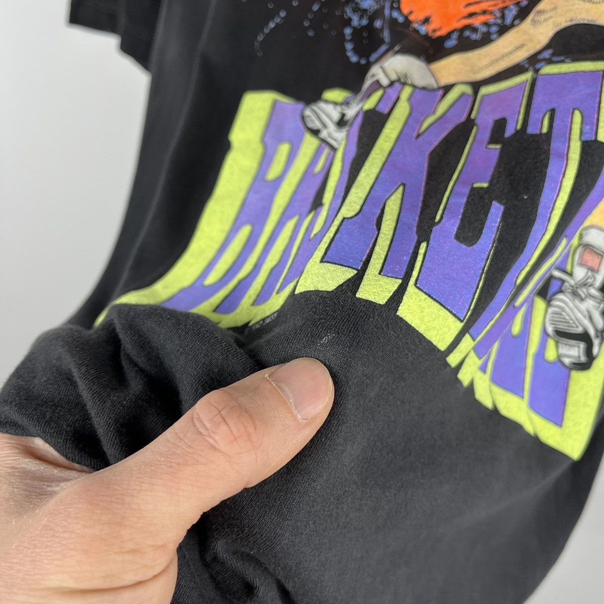NBA Vintage Bermuda Triangle Basketbill y2k NBA tee 1990 Size US XL / EU 56 / 4 - 10 Thumbnail
