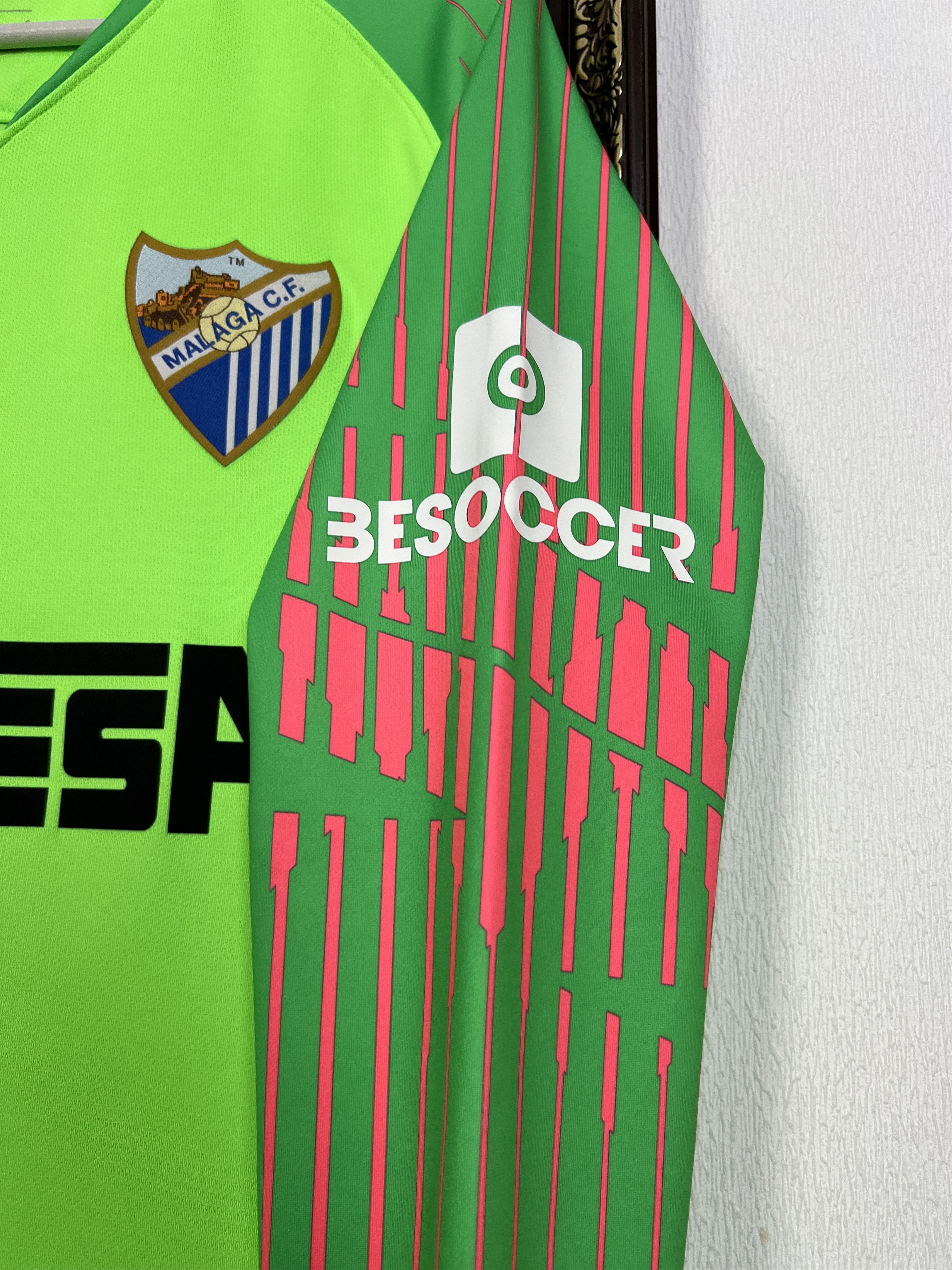 Nike Malaga Nike 2019 Football Goalkeeper Shirt Soccer Jersey Size US L / EU 52-54 / 3 - 4 Thumbnail