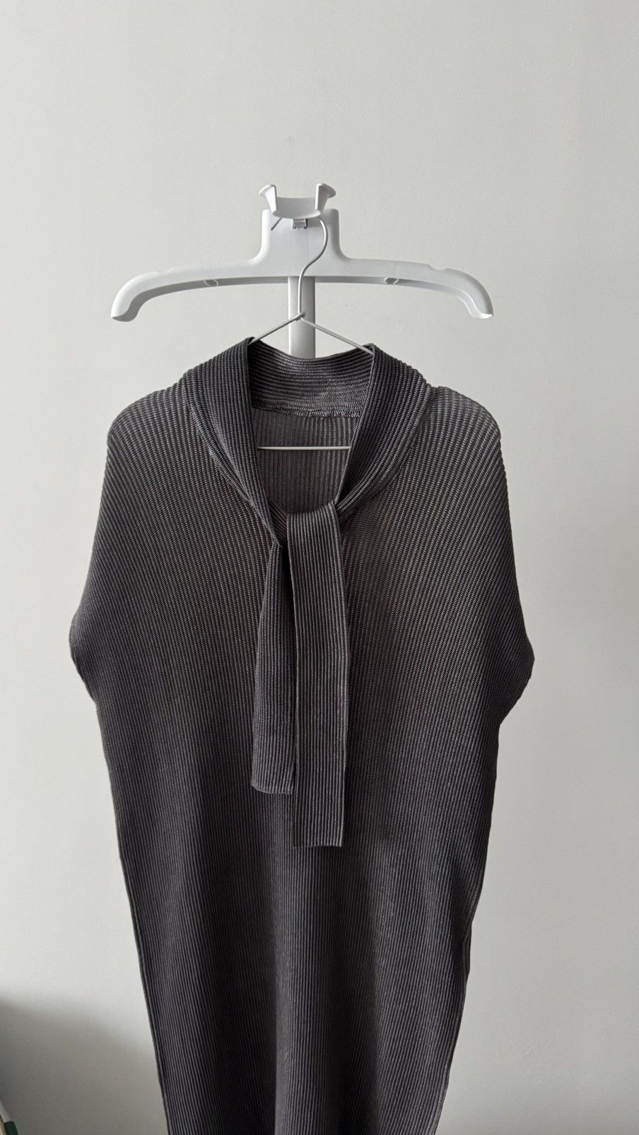 Pleats Please Issey Miyake Sleeveless Dress With Tie Neck Inspired Pleats Please Miyake Size M / US 6-8 / IT 42-44 - 2 Thumbnail