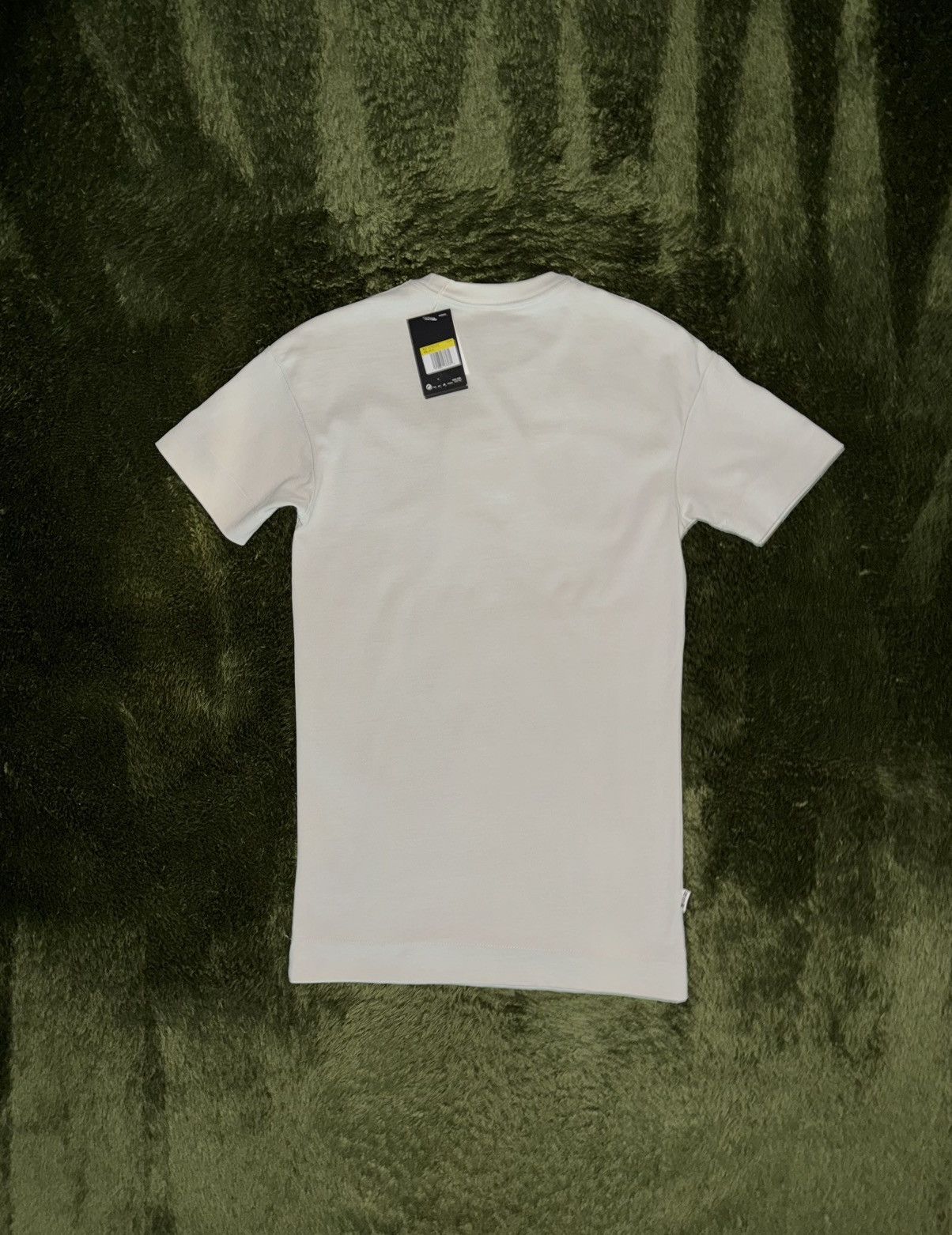 Nike [S] Nike NSW Appliqué Patch Soft Touch T-Shirt Size US S / EU 44-46 / 1 - 7 Thumbnail