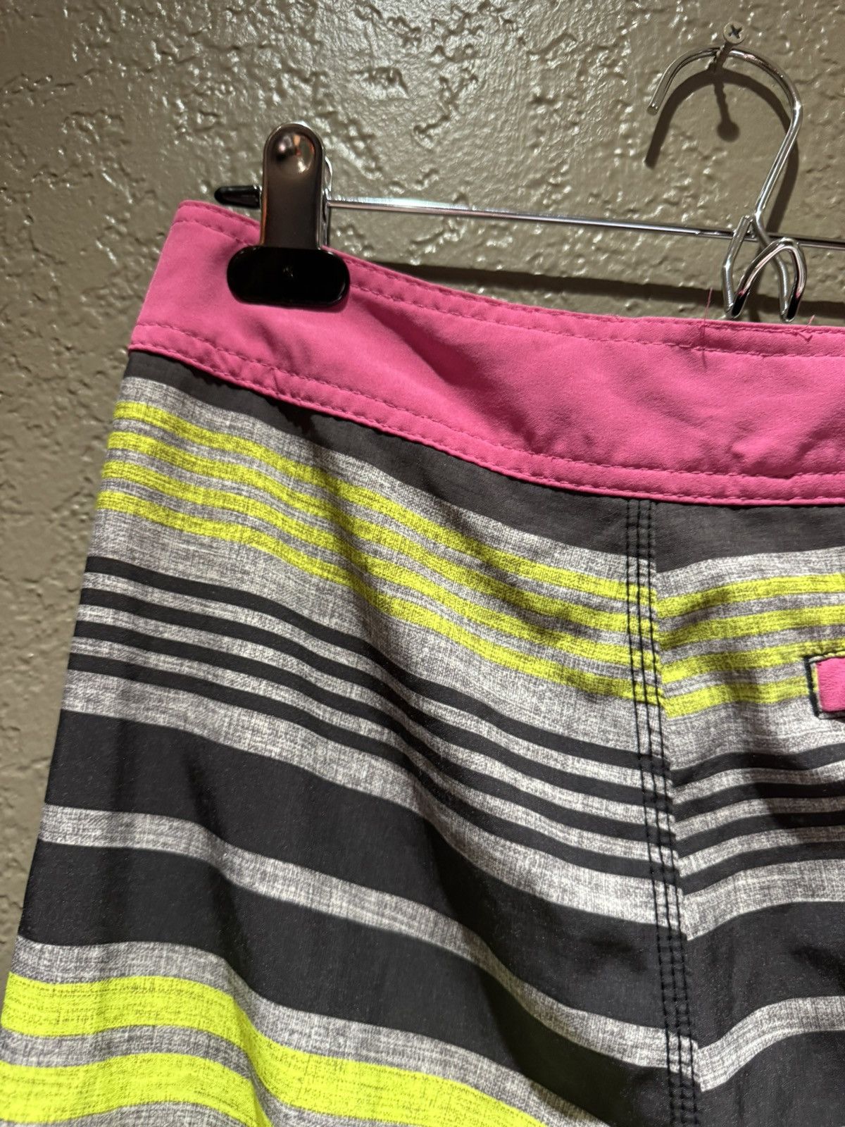 Hurley Vintage 2000s Y2k Hurley Neon Yellow Pink Grey Black Size US 30 / EU 46 - 8 Thumbnail