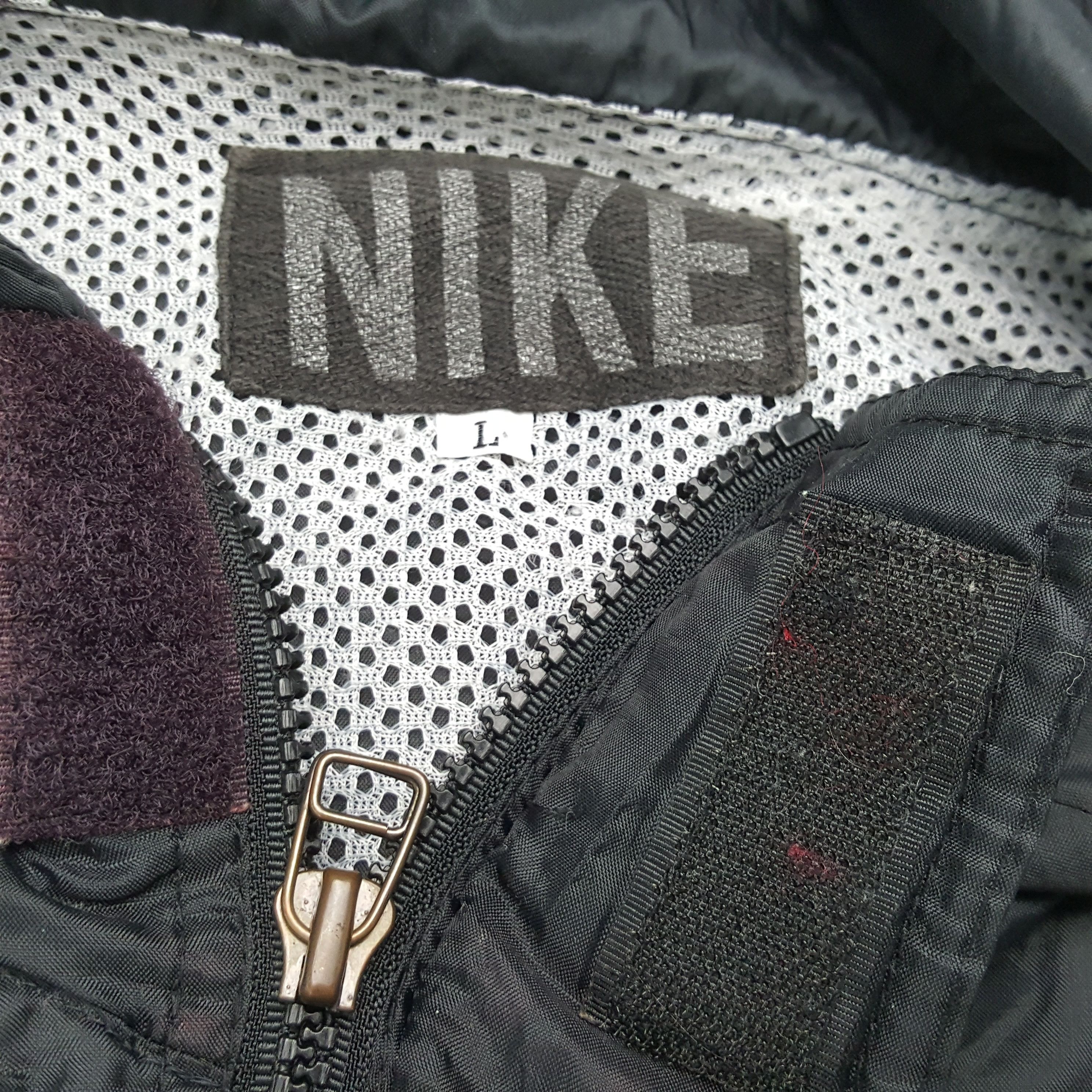 Nike Vintage Nike Sportswear Zipper Windbreaker Hoodie RR4 Size US XL / EU 56 / 4 - 5 Thumbnail
