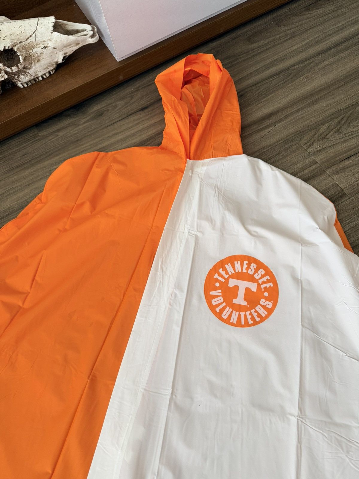 Other Vintage Tennessee Volunteers Orange White Poncho Size Adult Size US L / EU 52-54 / 3 - 2 Thumbnail