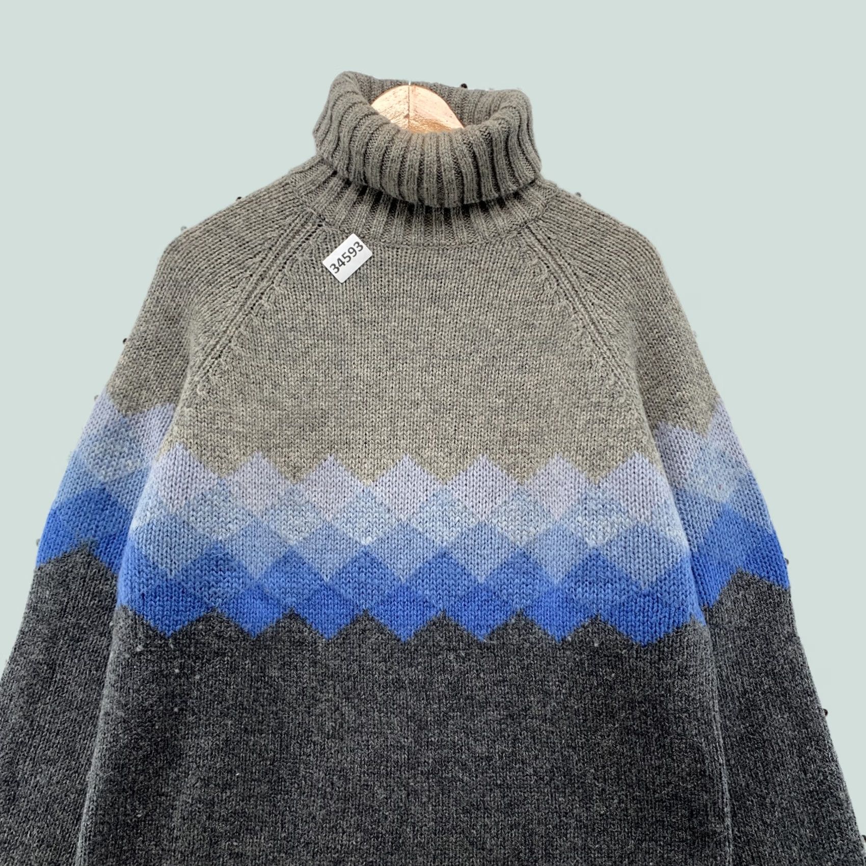 Vintage VINTAGE Paris Sports Club Sweater Womens Medium Gray Knit Wool Mohair 22x26.5 Size M / US 6-8 / IT 42-44 - 1 Thumbnail