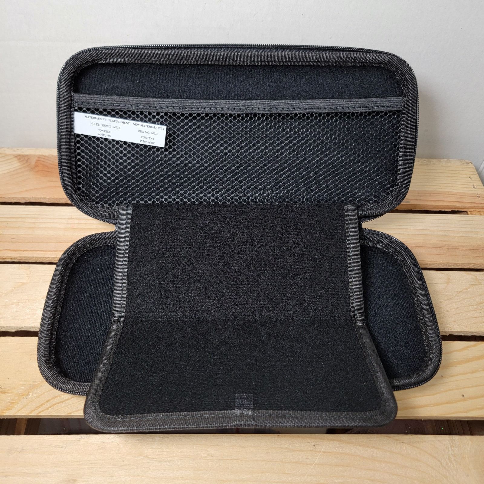 Other Amazon Basics Solid Black Nintendo Switch Zipper Case Size ONE SIZE - 7 Thumbnail