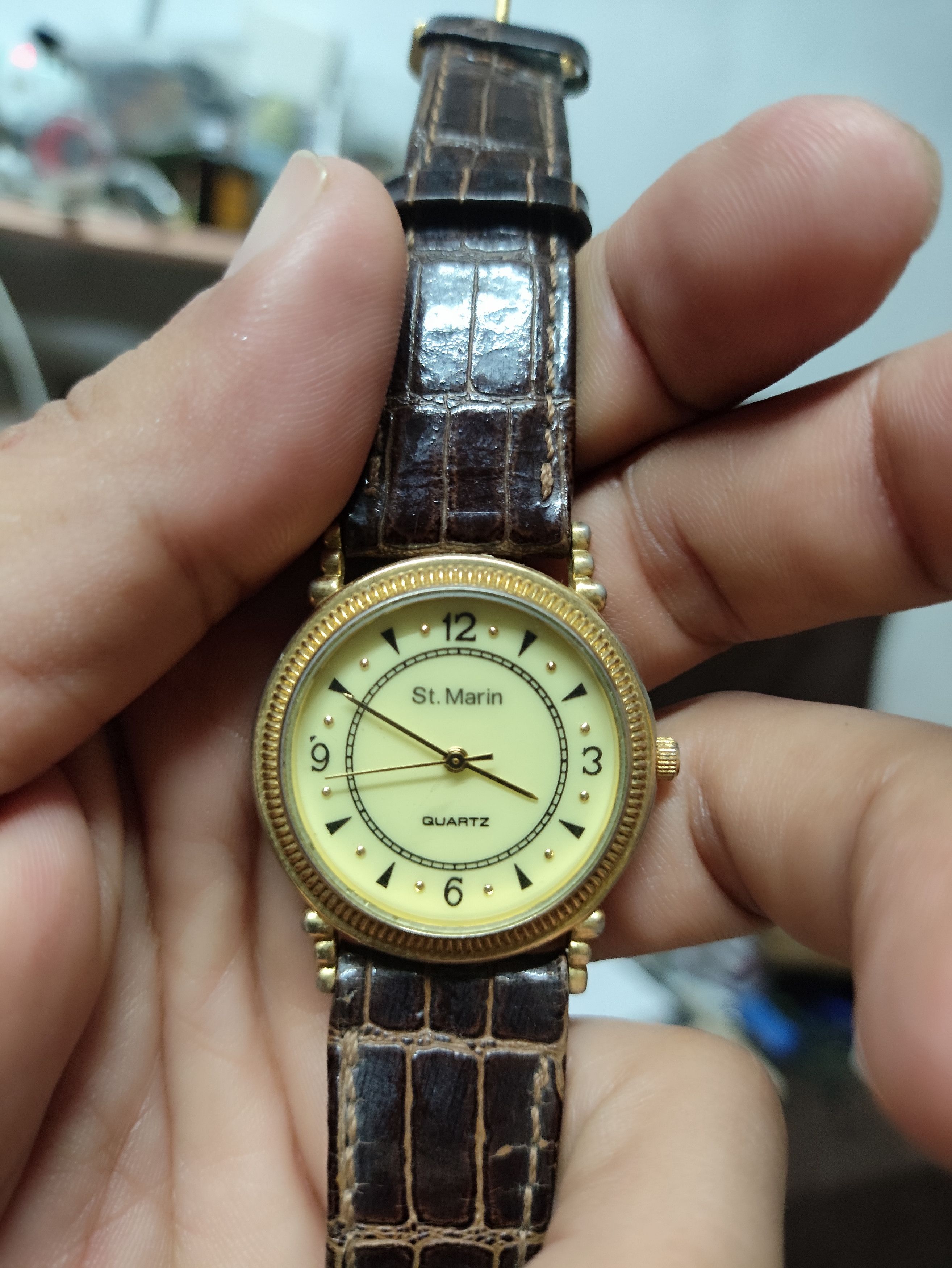 Vintage VINTAGE ST.MARIN QUARTZ WATCH (90s Retro & Simple Design) Size ONE SIZE - 4 Thumbnail