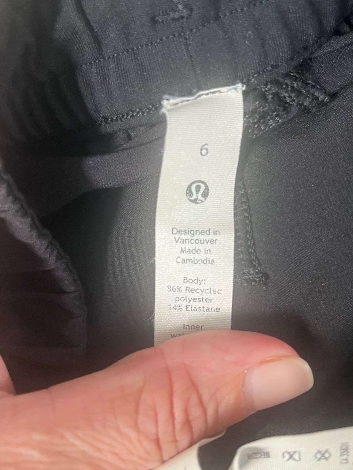 Lululemon Lululemon Shorts Womens 6 Running Size 28" / US 6 / IT 42 - 2 Thumbnail