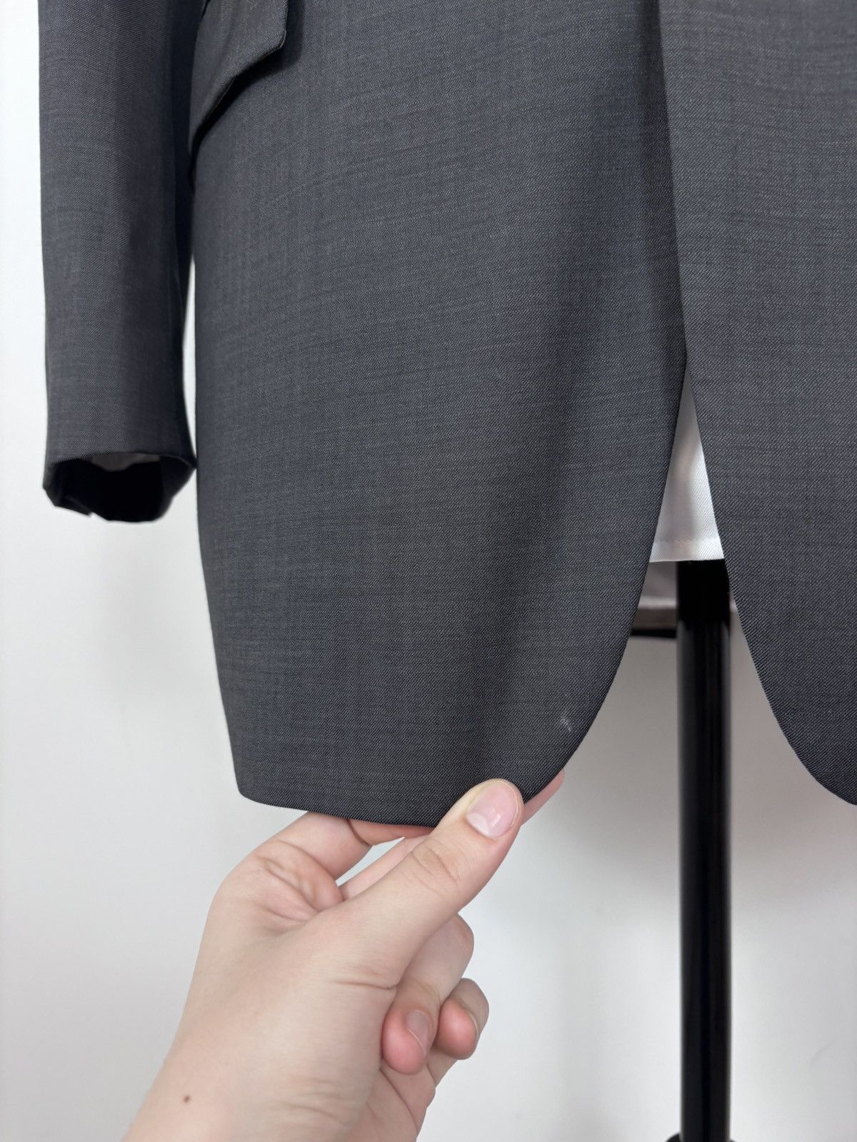 Hugo Boss Hugo Boss Bertolucci/Movie Men’s 2-Piece Gray Wool Suit Size 40R - 8 Thumbnail