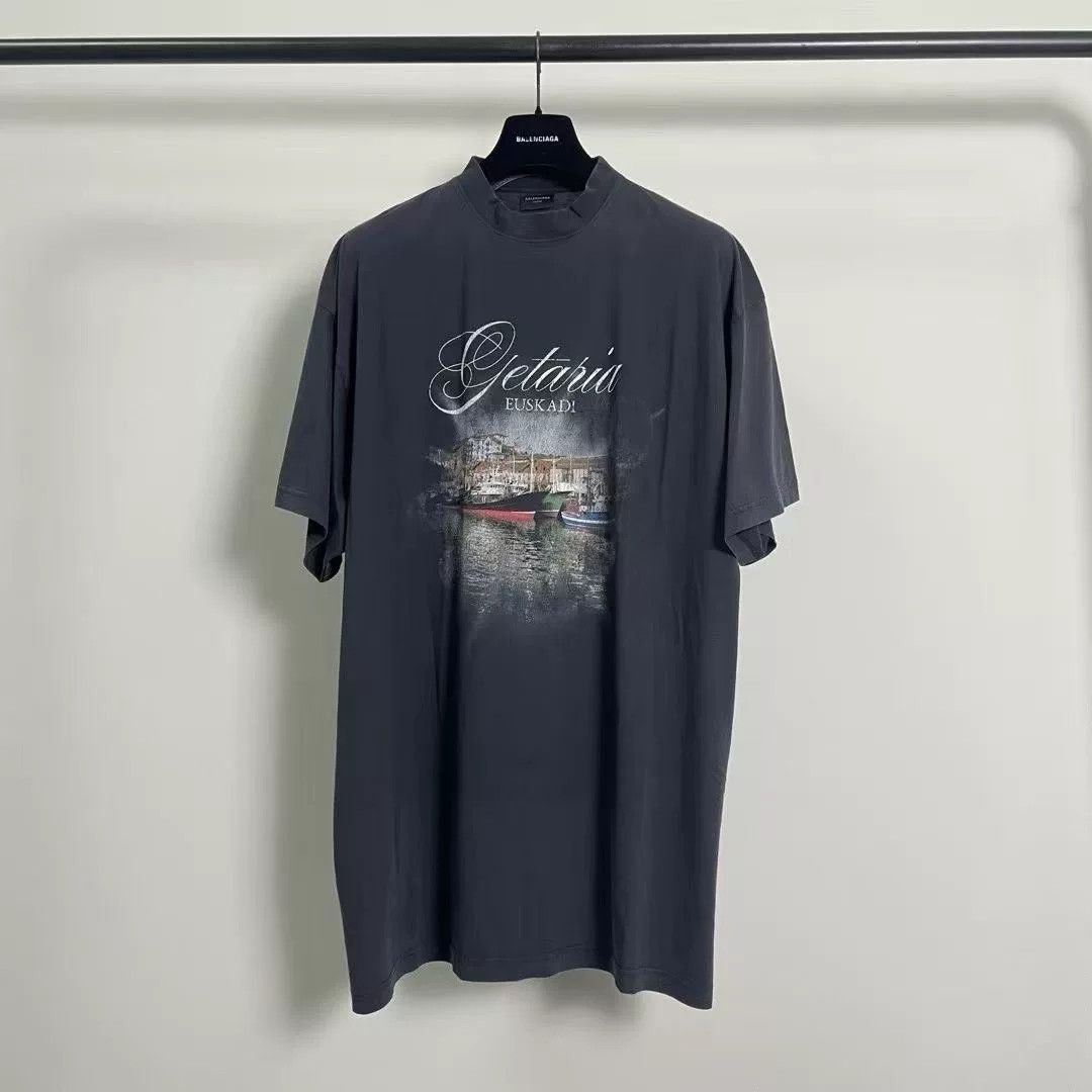 Balenciaga Balenciaga Vintage Style Short Sleeve T-shirt Size US S / EU 44-46 / 1 - 1 Thumbnail