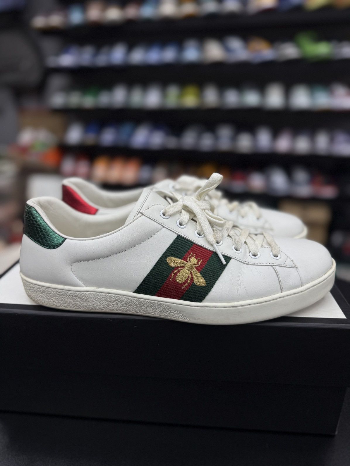 Gucci Gucci Mens Low Top Bee Sneakers Size 10G/10.5US Size US 10.5 / EU 43-44 - 1 Thumbnail