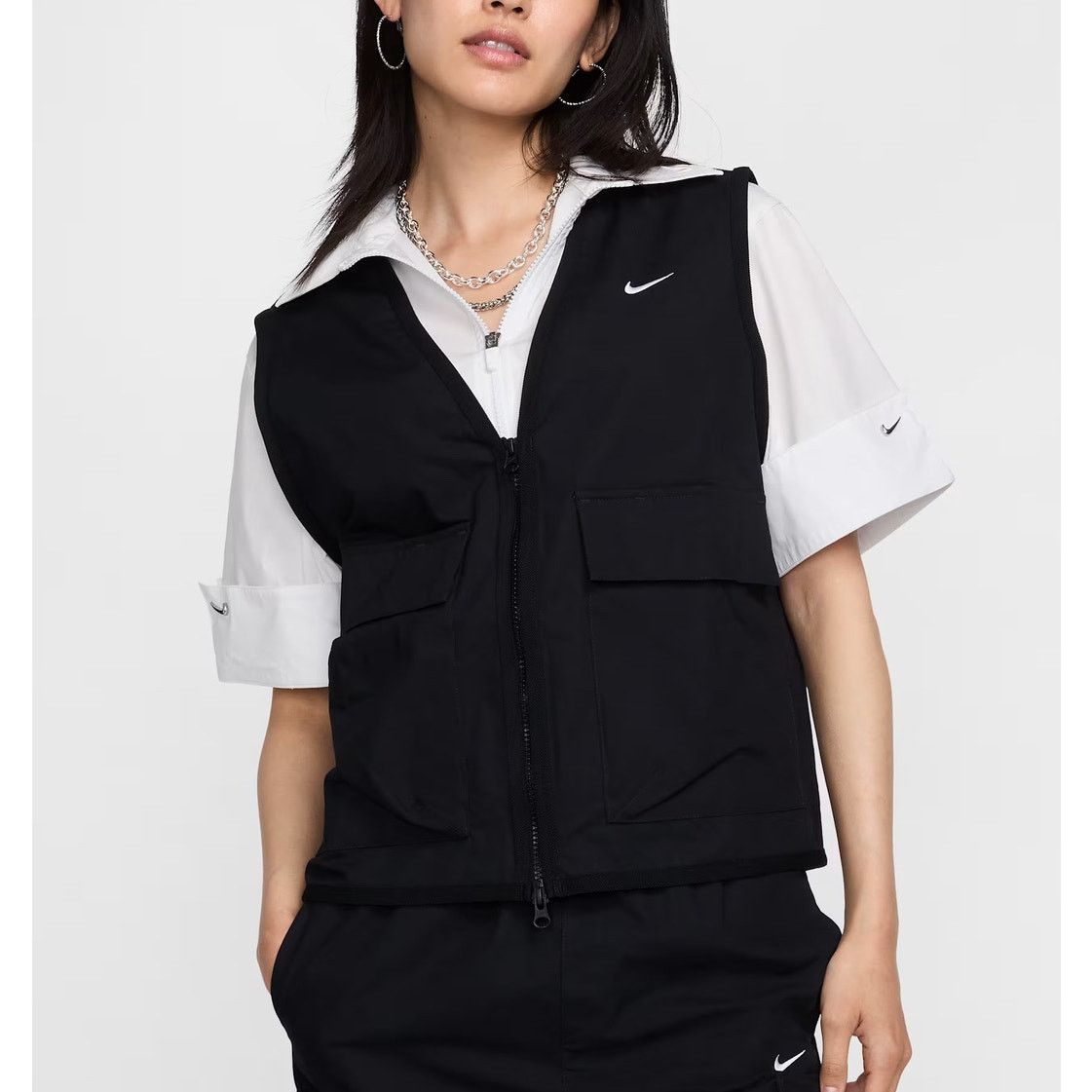 Nike Nike - Women's Loose Woven Cargo Vest / S / black / NWT Size S / US 4 / IT 40 - 1 Thumbnail