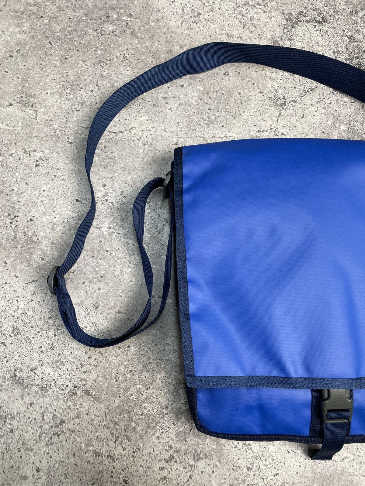 The North Face × Vintage Vintage The North Face Messenger Bag Y2K Sling Bag Drill Size ONE SIZE - 7 Thumbnail