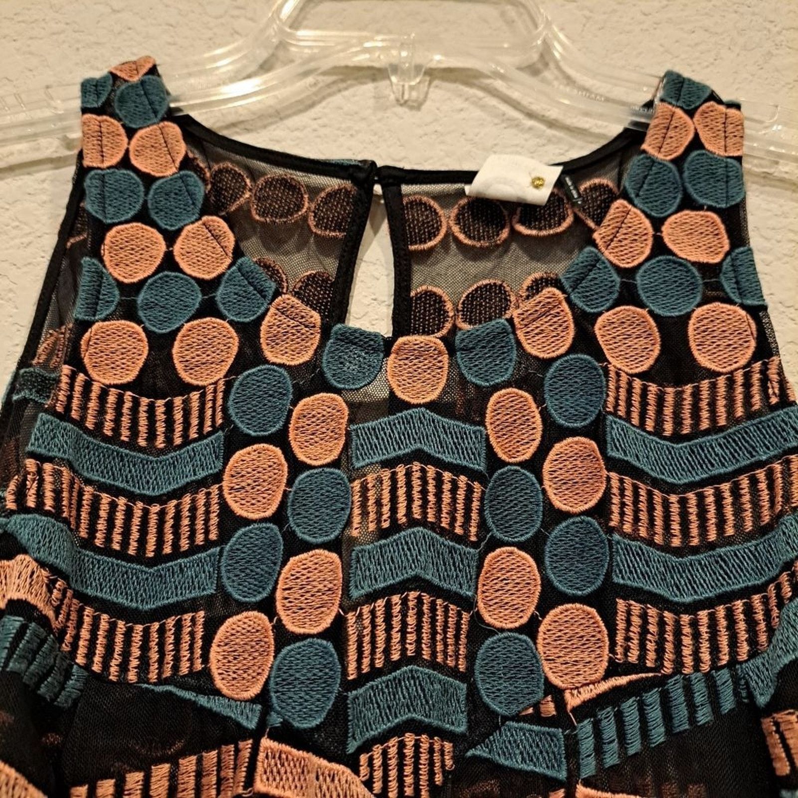 Anthropologie Anthropologie Akemi + Kin Embroidered Kalila Tank Blouse S Size S / US 4 / IT 40 - 6 Thumbnail