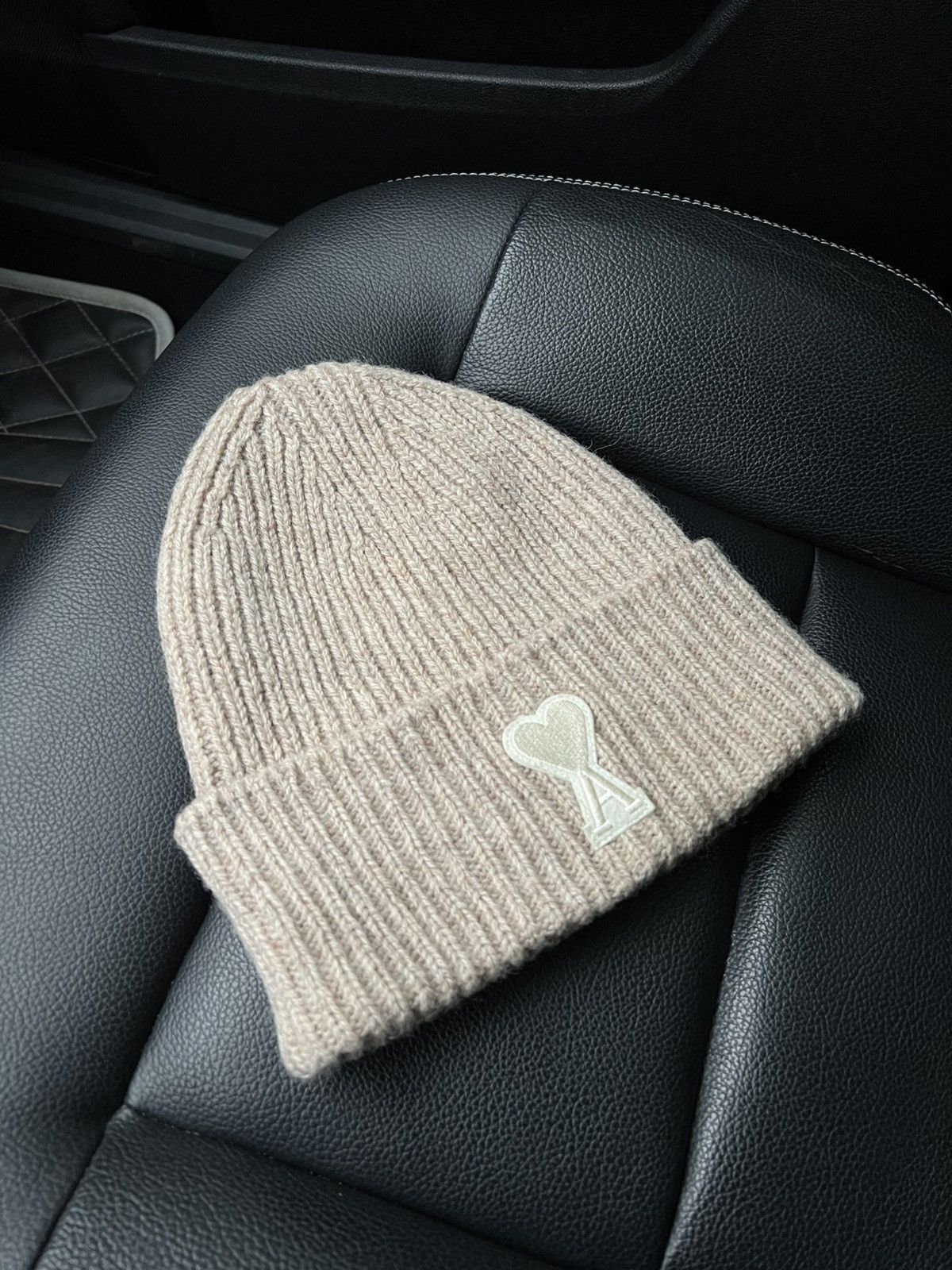 VERY RARE AMI KNIT HATS DESIGNER CASUAL