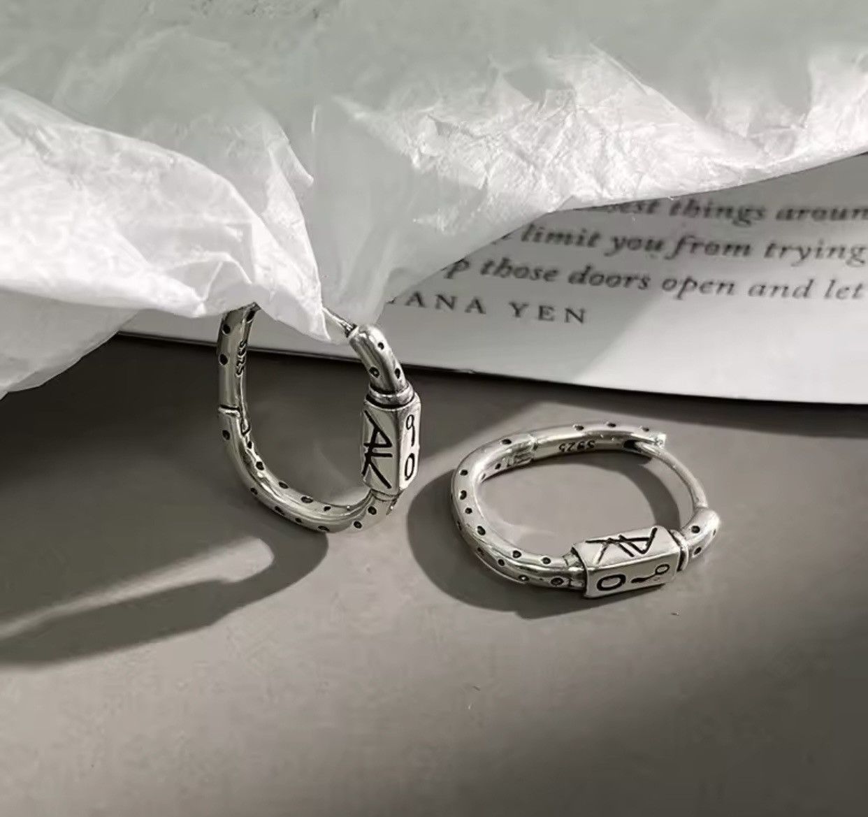 Jewelry × Vintage Summer Vintage Graffiti Ear Buckle Hoop Earrings Size ONE SIZE - 4 Thumbnail