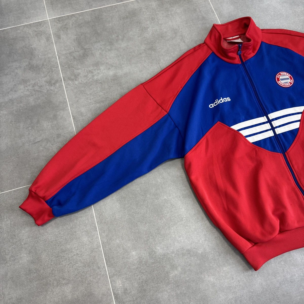 Adidas Vintage Adidas FC Bayern Munich 1993/1995 Soccer Jacket Size US L / EU 52-54 / 3 - 3 Thumbnail