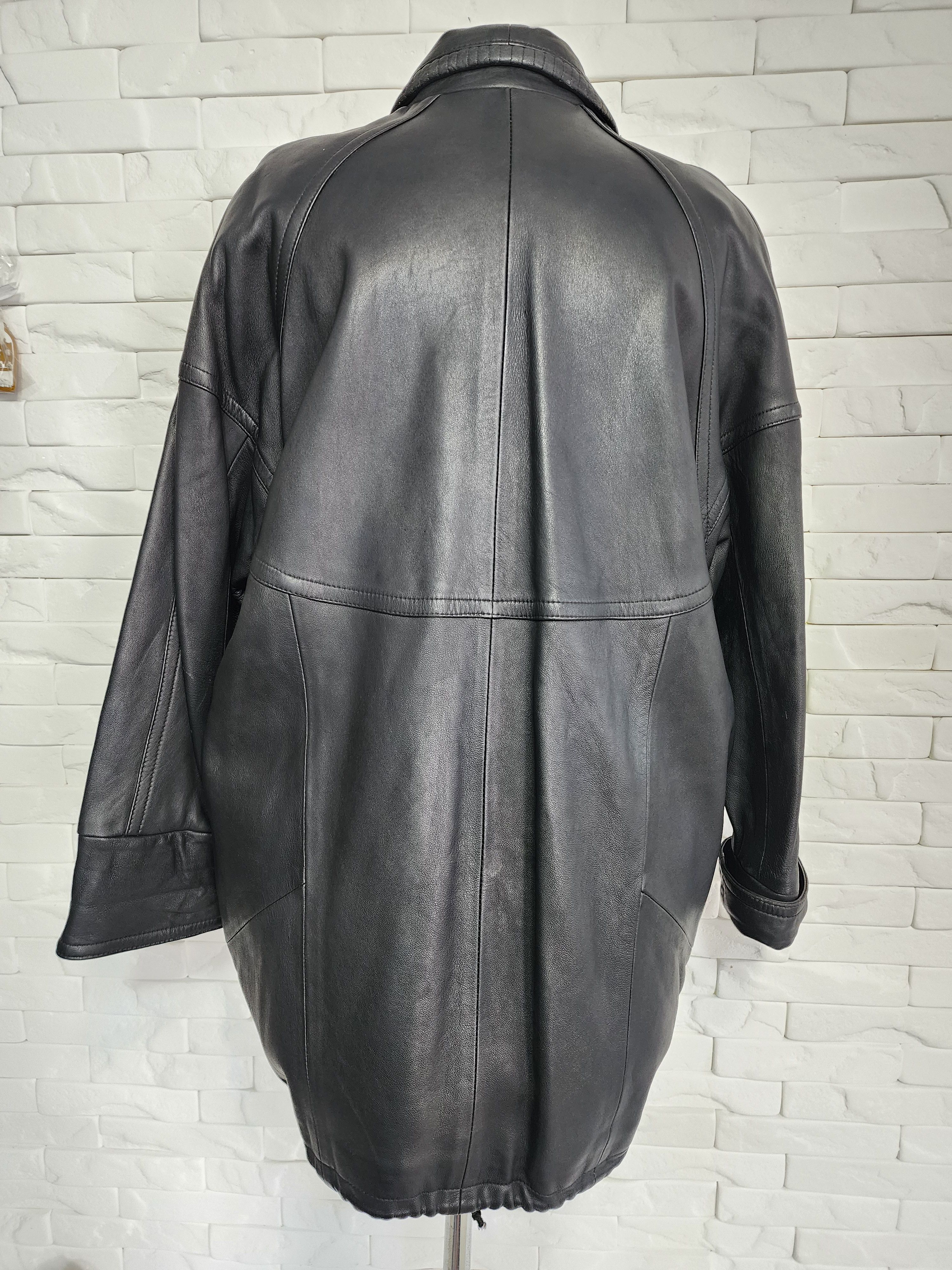 Other Black Leather Jacket: Women's Zippered Leather Coat Size XXL / US 16-18 / IT 52-54 - 4 Thumbnail