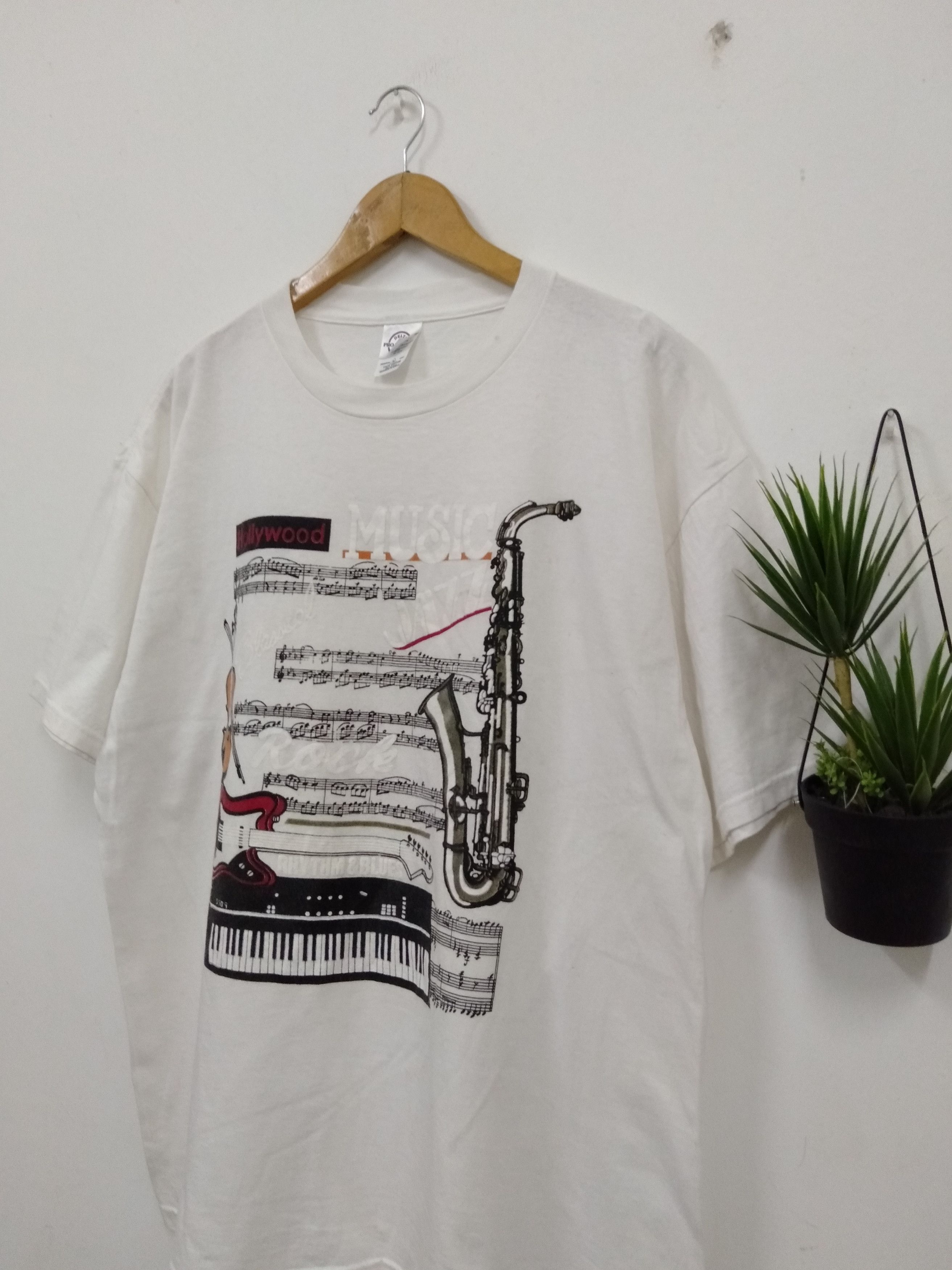 Band Tees × Vintage Vintage 90s Hollywood Music Rock Jazz Blues graphic t shirt Size US XL / EU 56 / 4 - 5 Thumbnail