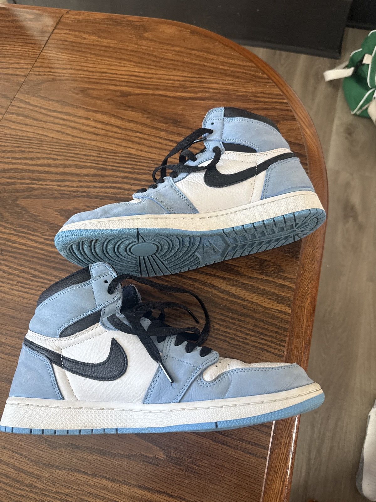 Jordan Brand Air Jordan 1 Retro High OG University Blue Size US 10.5 / EU 43-44 - 1 Thumbnail