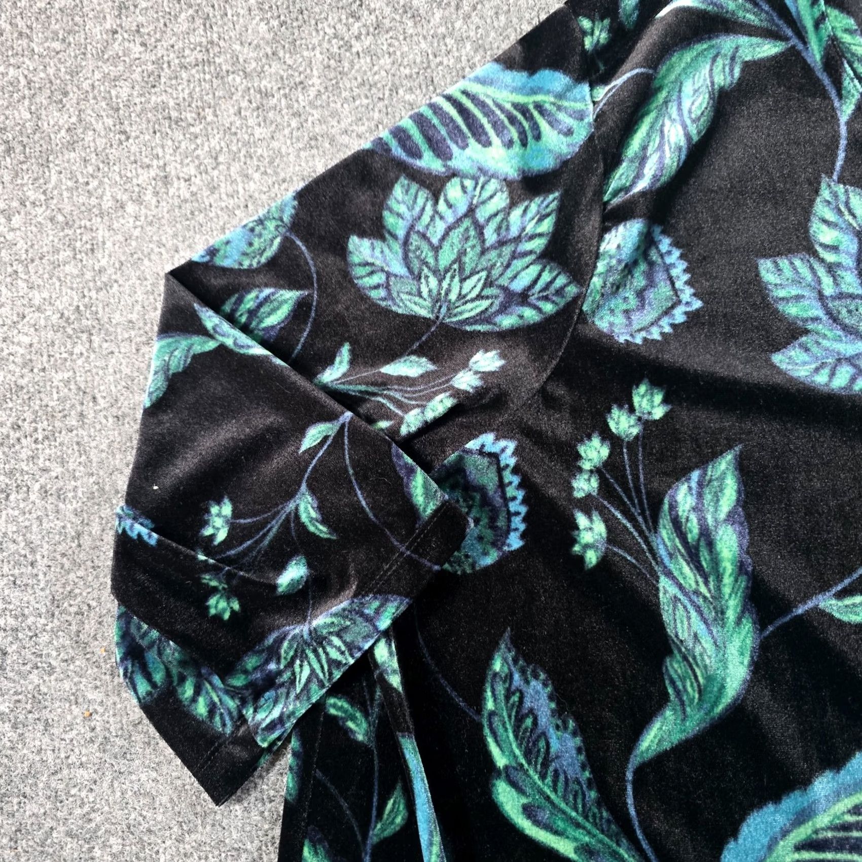 Vintage Catherine's Top Womens 4X Black Green Velour Floral Stretch Casual Career Blouse Size XXL / US 16-18 / IT 52-54 - 3 Thumbnail