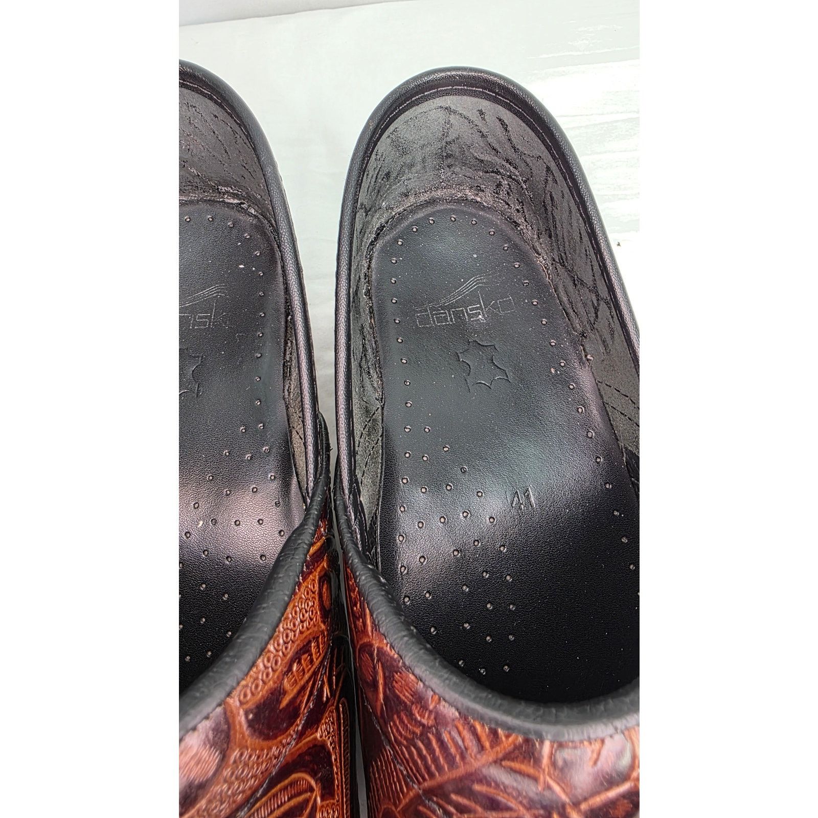 Dansko Dansko Brown Tooled Leather Clogs Embossed Slip On Shoes Size US 10.5 / IT 40.5 - 9 Thumbnail