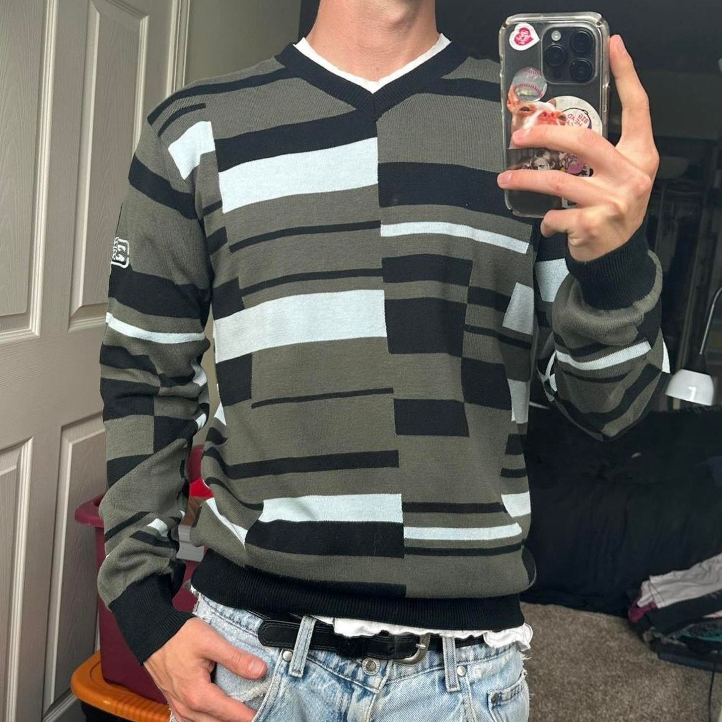 Billabong × Vintage Vintage Y2K Billabong Striped Pattern Green VNeck Sweater Size US S / EU 44-46 / 1 - 1 Thumbnail