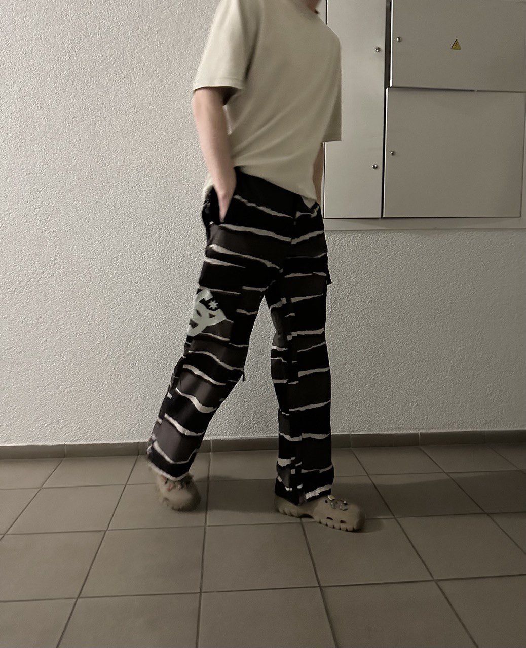 DC DC Shoes Snowboarding Baggy Ski Pants Size US 34 / EU 50 - 19 Thumbnail