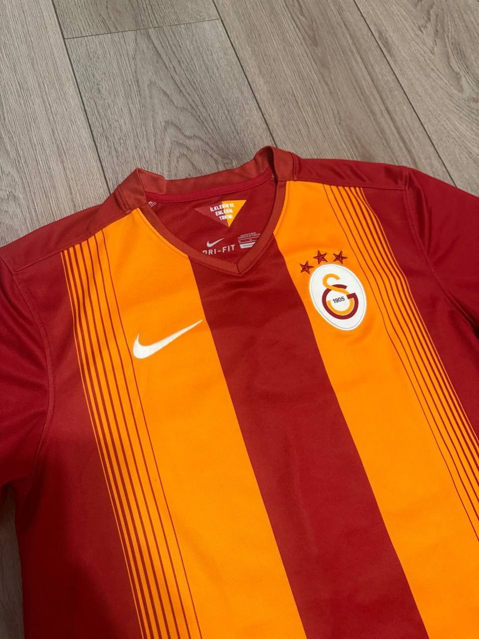 Nike GALATASARAY NIKE 2014/2015 FOOTBALL HOME JERSEY #10 SIZE M Size US M / EU 48-50 / 2 - 3 Thumbnail