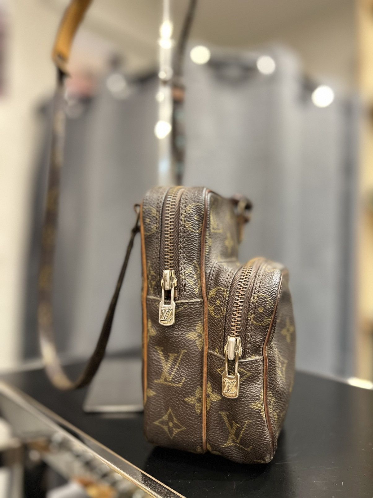 Louis Vuitton Louis Vuitton Vintage Monogram Mini Amazone bag Size ONE SIZE - 4 Thumbnail