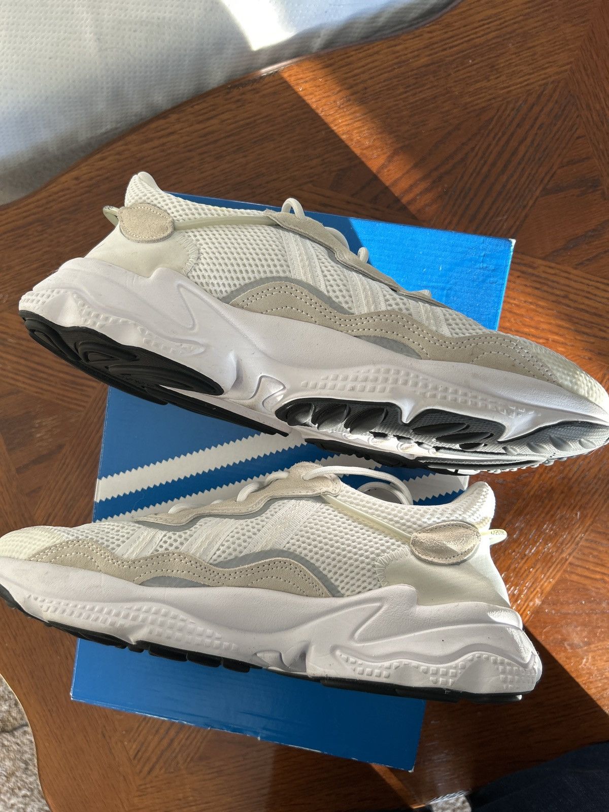 Adidas adidas OZWEEGO white Size US 8.5 / EU 41-42 - 2 Thumbnail