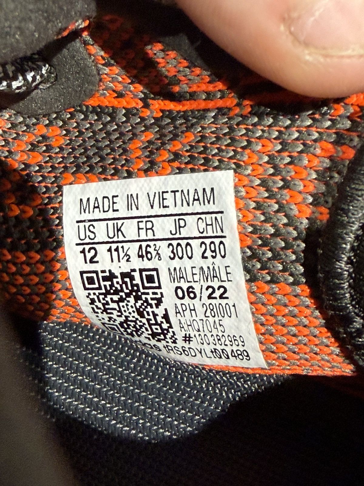 Adidas Size 12 - Adidas Yeezy Boost 350 V2 Carbon Beluga Size US 12 / EU 45 - 8 Thumbnail