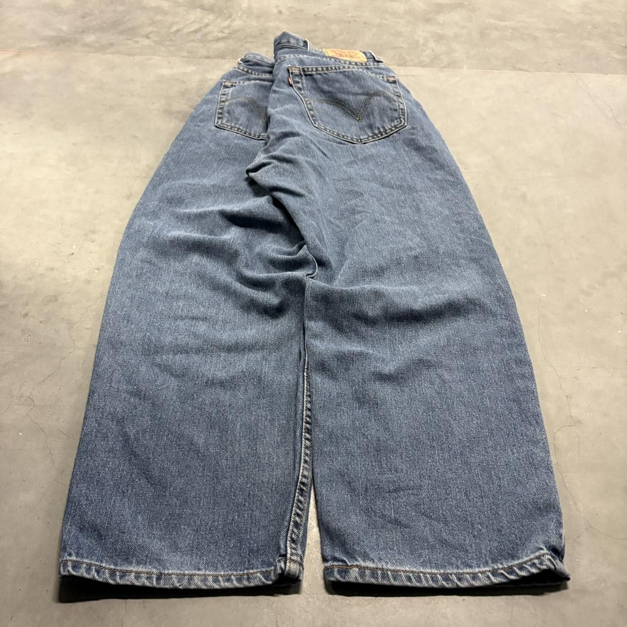 Levi's × Vintage Crazy Vintage Y2K/2000s Baggy Levis Medium Wash Denim Jeans! Size US 38 / EU 54 - 6 Thumbnail