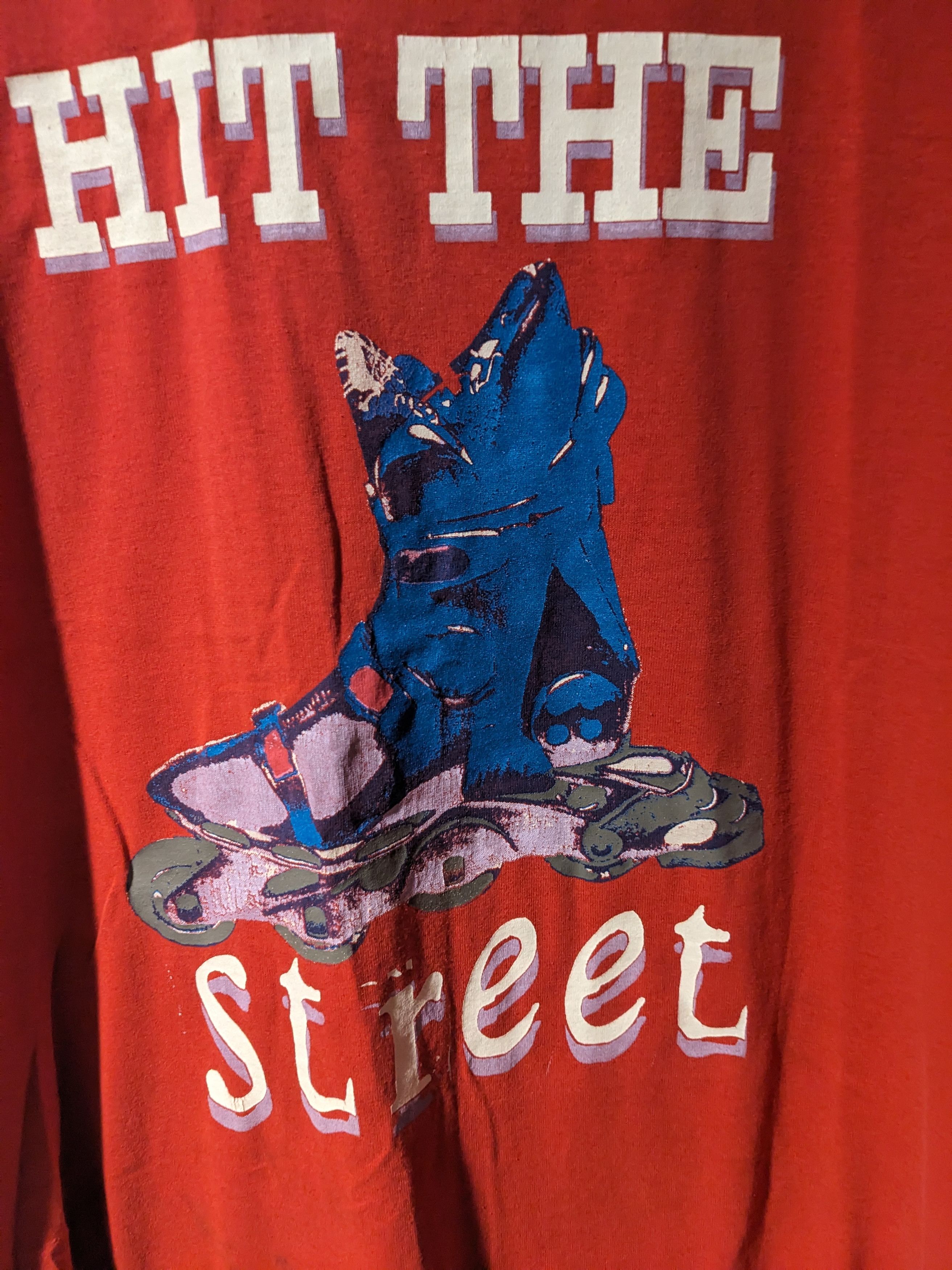Vintage Vintage 90s Hit the Street Roller Skates Red Large T-Shirt Size US L / EU 52-54 / 3 - 2 Thumbnail
