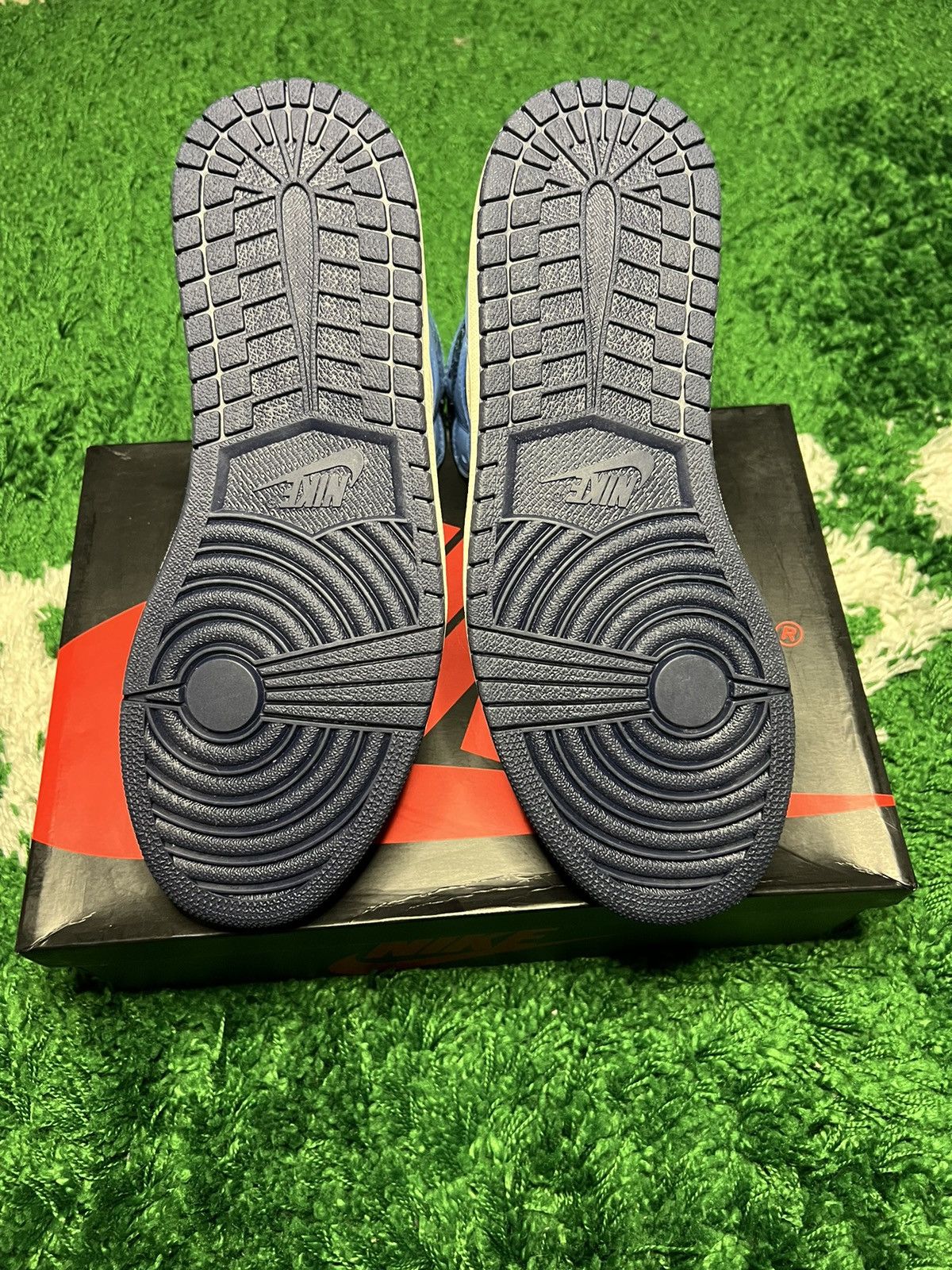 Nike Jordan 1 High Obsidian Size US 10 / EU 43 - 5 Thumbnail