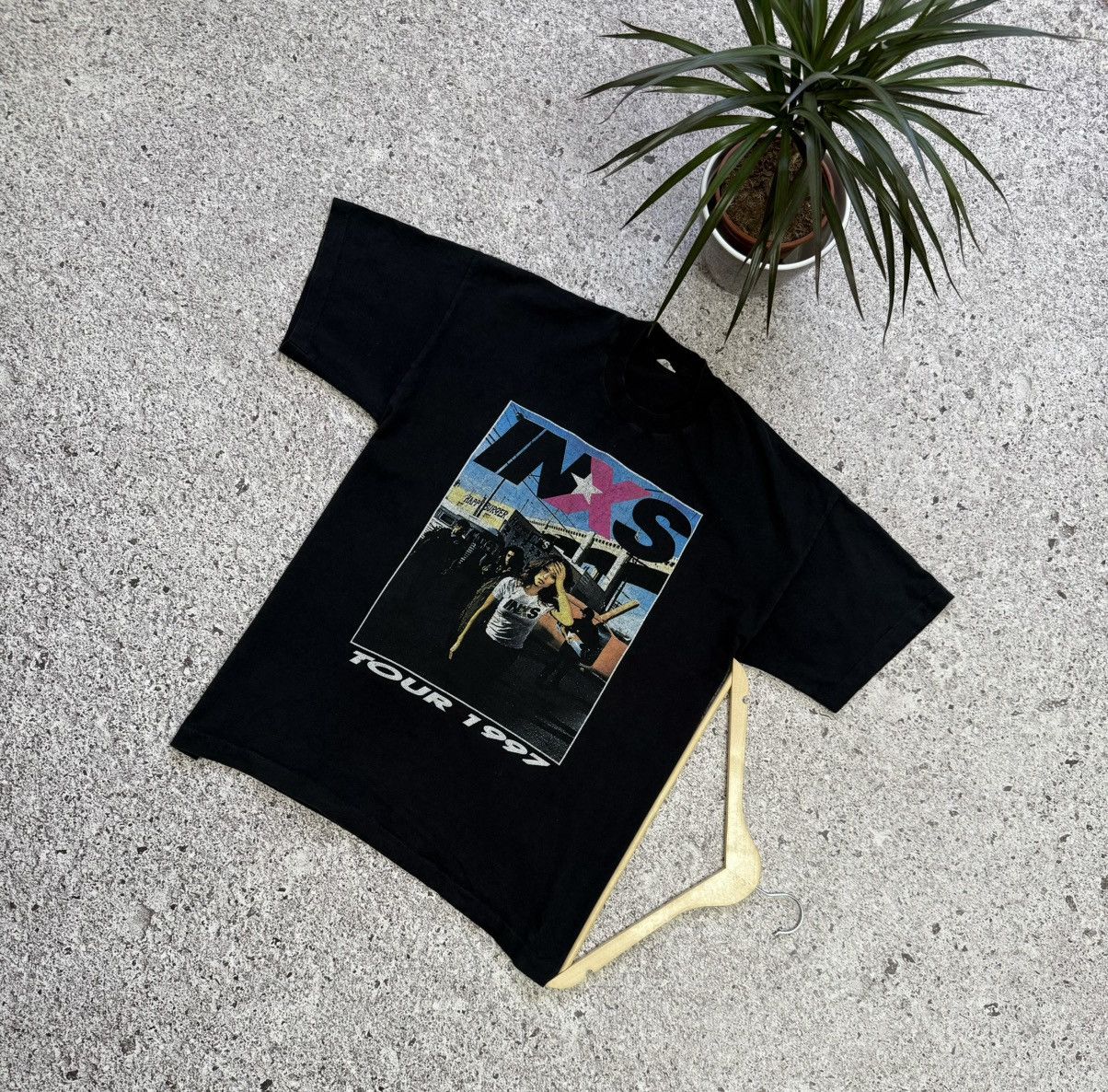 Band Tees × Vintage Vintage INXS Rock Band Retro Tour 1997 T-Shirt Y2K Hype Size US XL / EU 56 / 4 - 1 Thumbnail