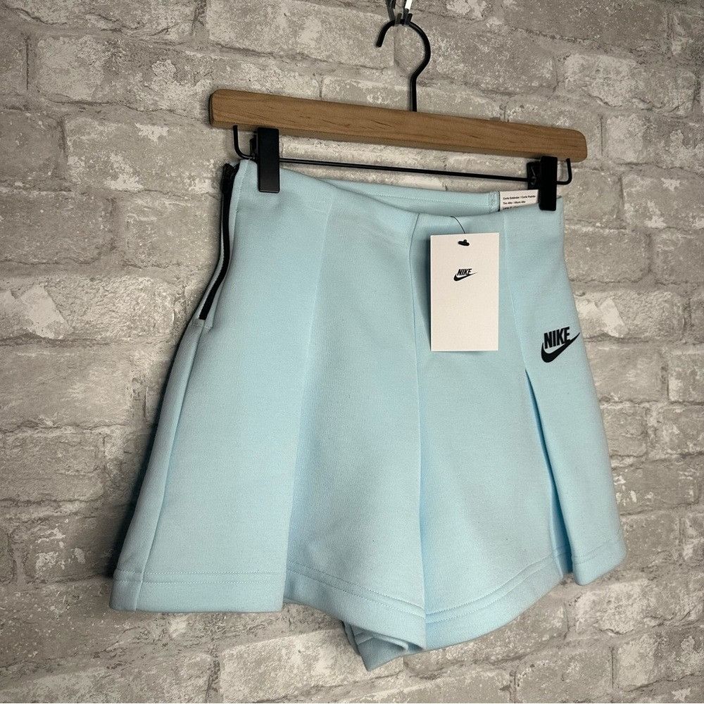Nike Nike Women's Tech Fleece High Waisted 3” Pleated Shorts XS Size 26" / US 2 / IT 38 - 12 Thumbnail