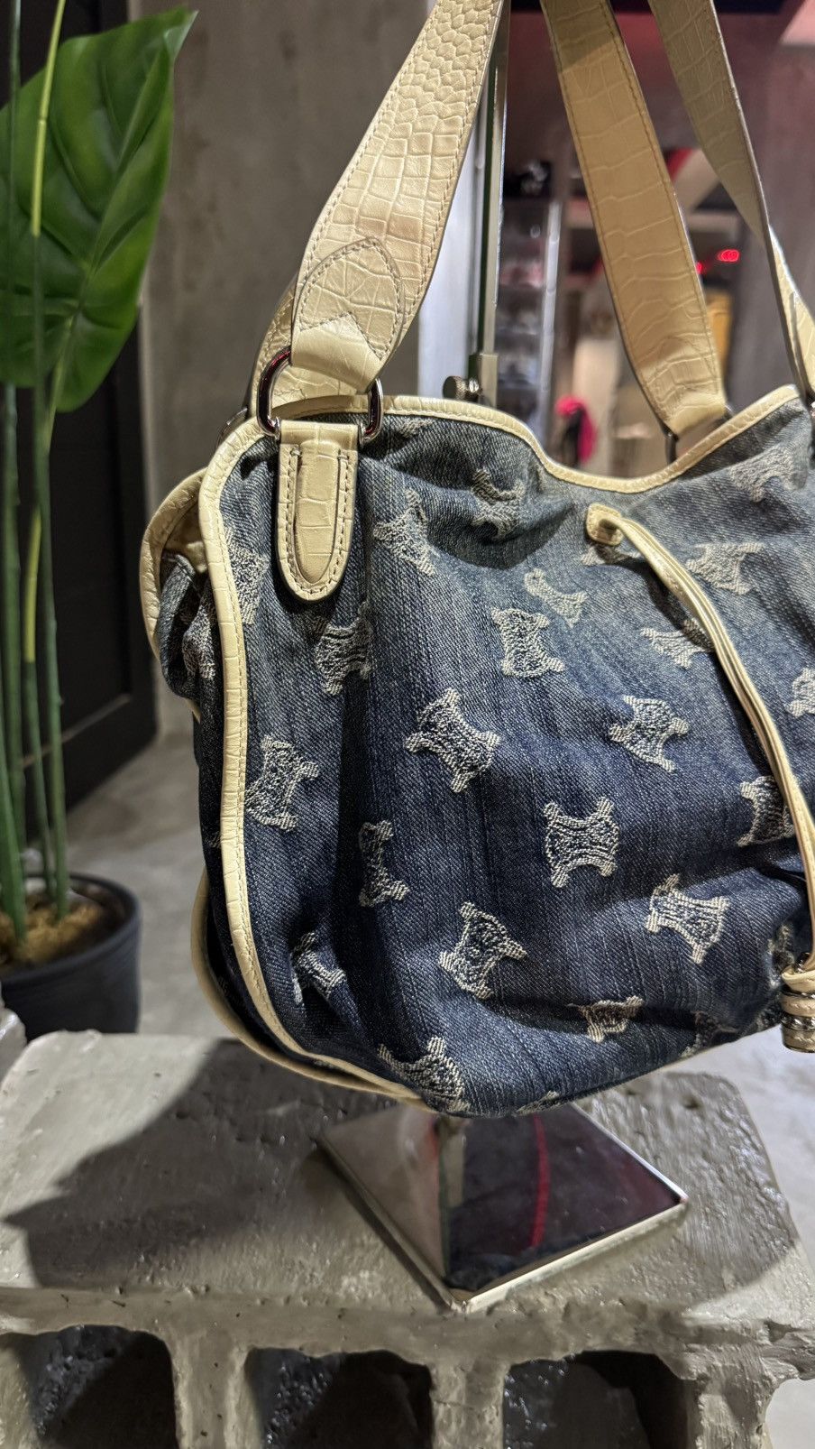 Celine Céline Celine Blue Triomphe Denim Tote Bag White Size ONE SIZE - 3 Thumbnail
