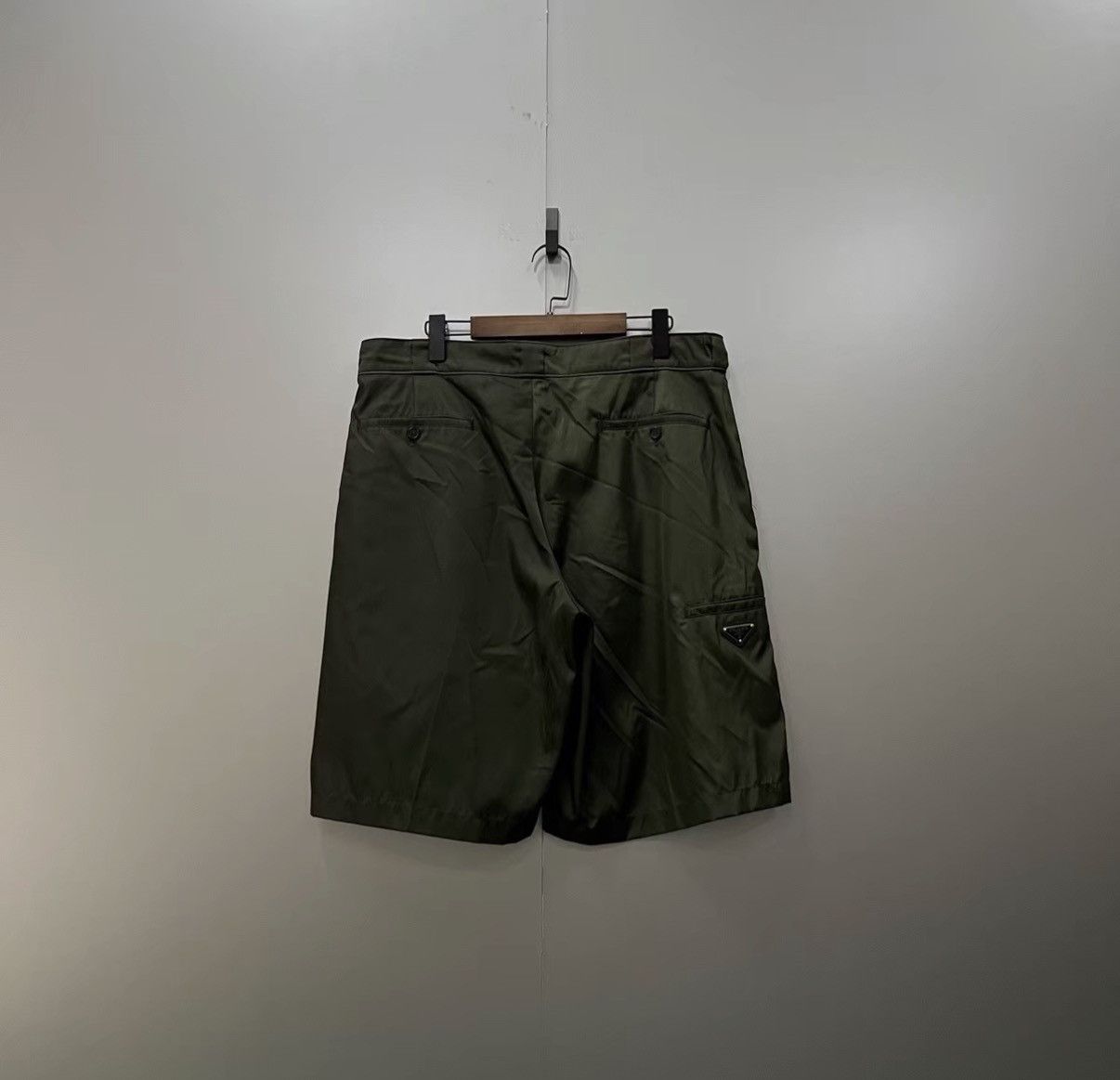 Prada Prada Dark Green Triangle Logo Nylon Shorts J41 Size US 36 / EU 52 - 2 Thumbnail