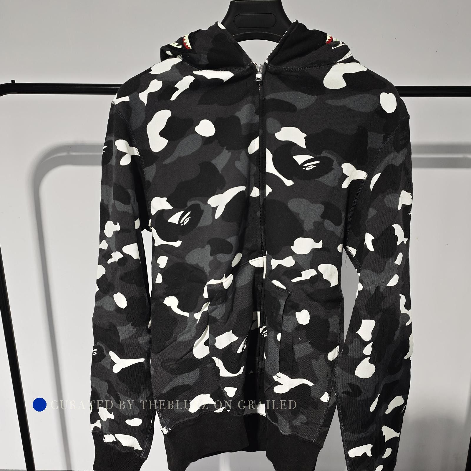 Bape Camouflage Shark Hoodie in Black Size US XL / EU 56 / 4 - 1 Thumbnail