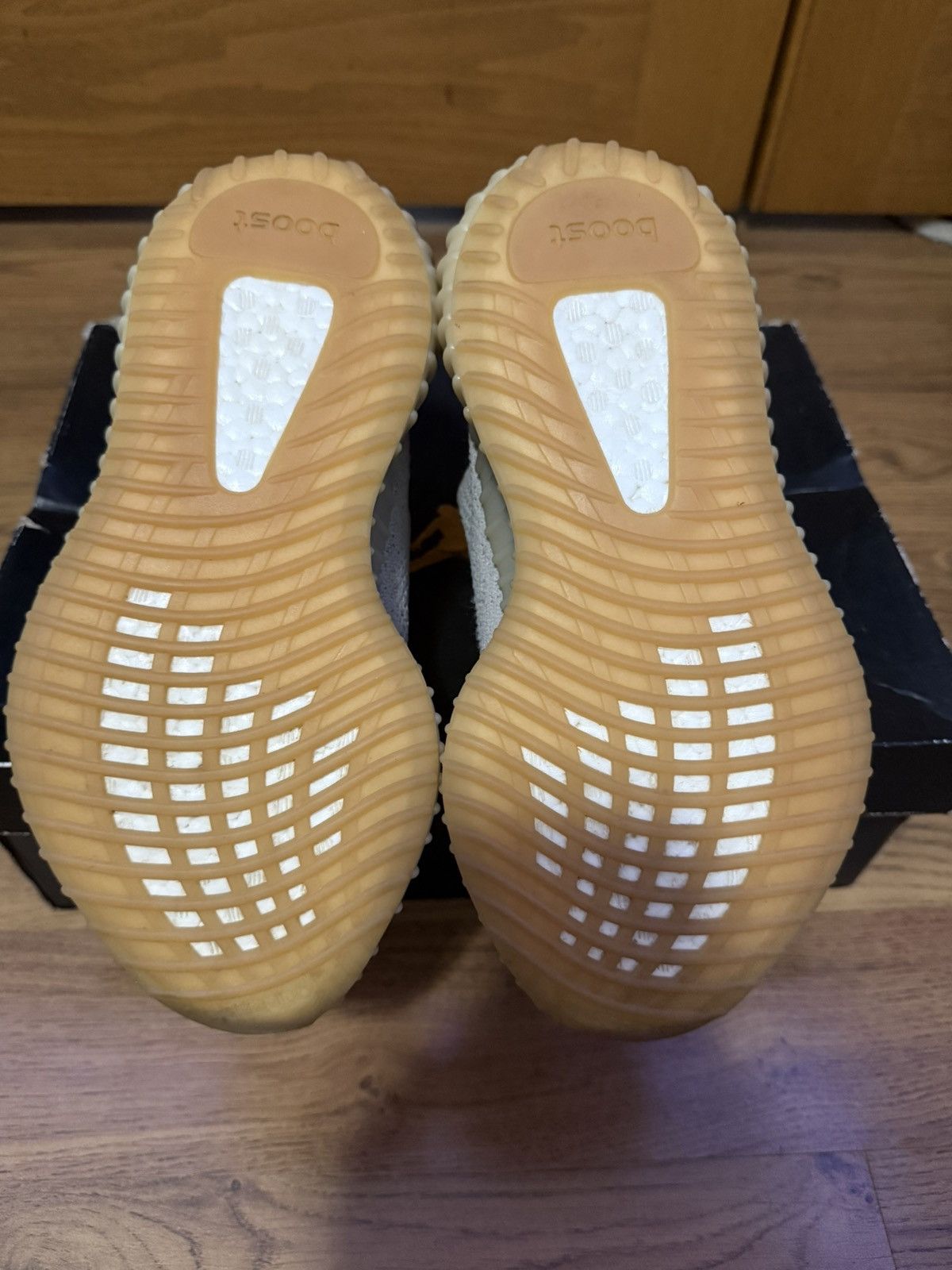 Yeezy Yeezy 350 v2 “Sesame” Size 5y Size US 5 / EU 37 - 13 Thumbnail