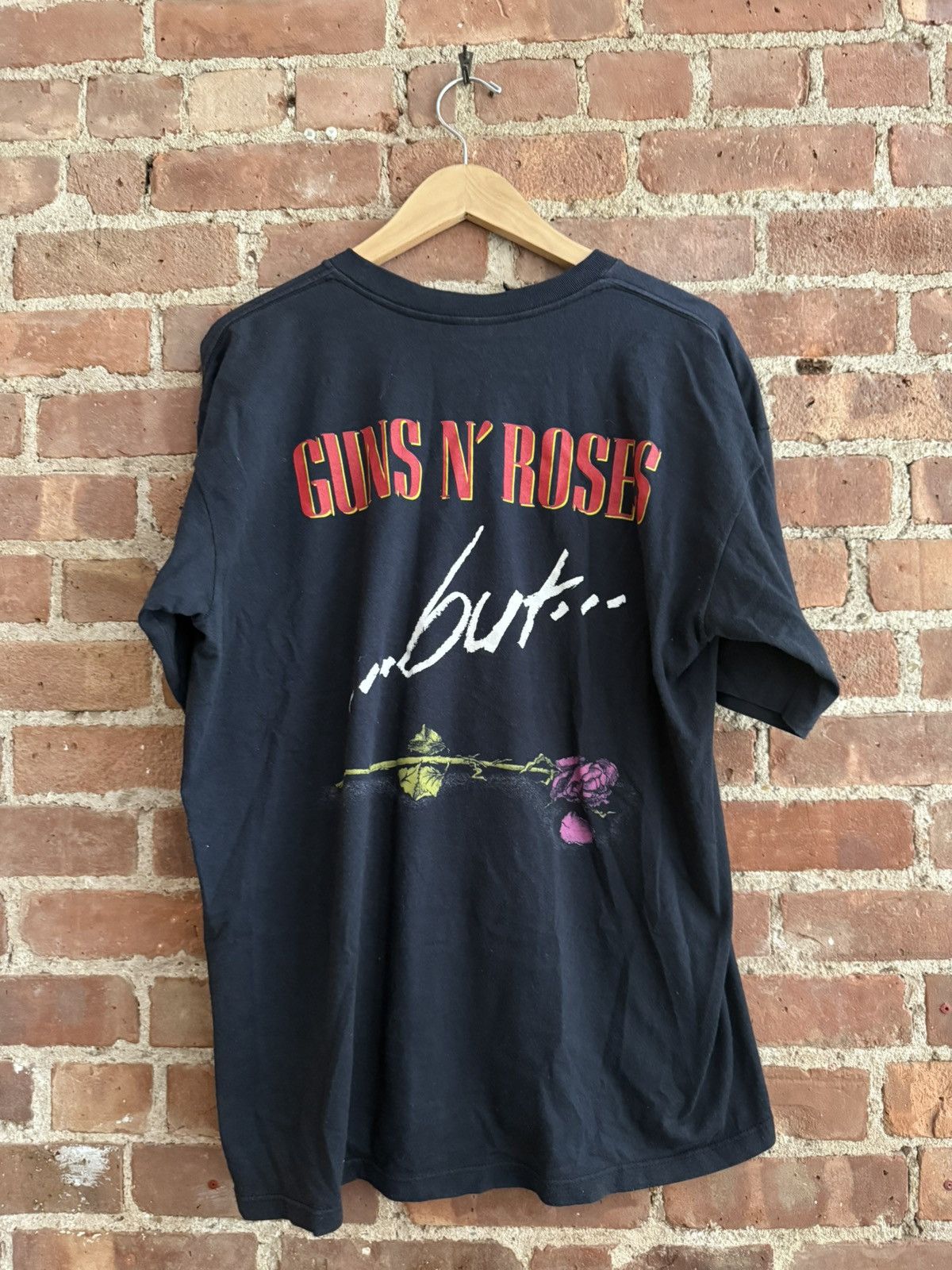 Vintage Vintage Guns N Roses Band T Shirt XL Size US XL / EU 56 / 4 - 2 Thumbnail
