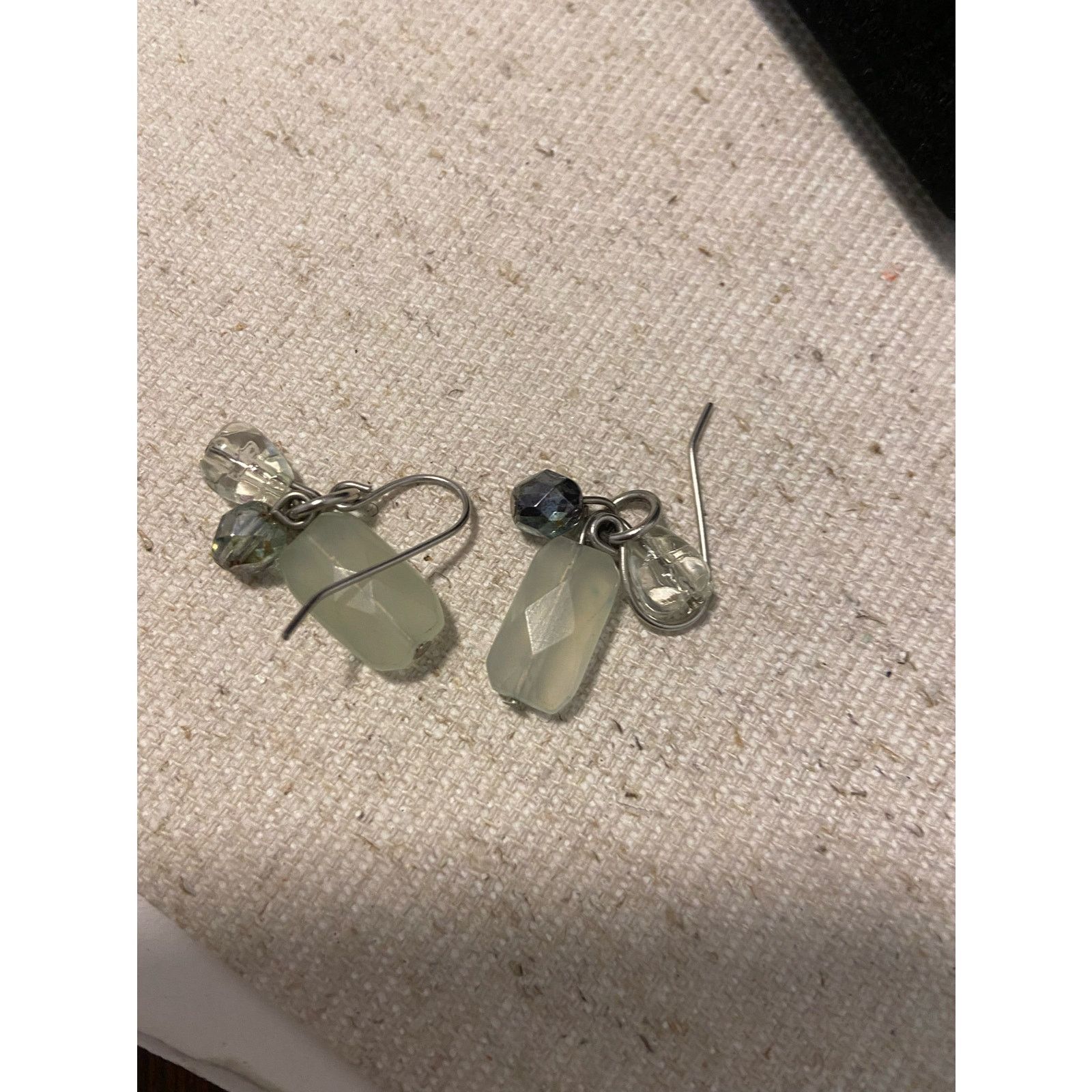 Handmade light green bead earrings Size ONE SIZE - 3 Thumbnail
