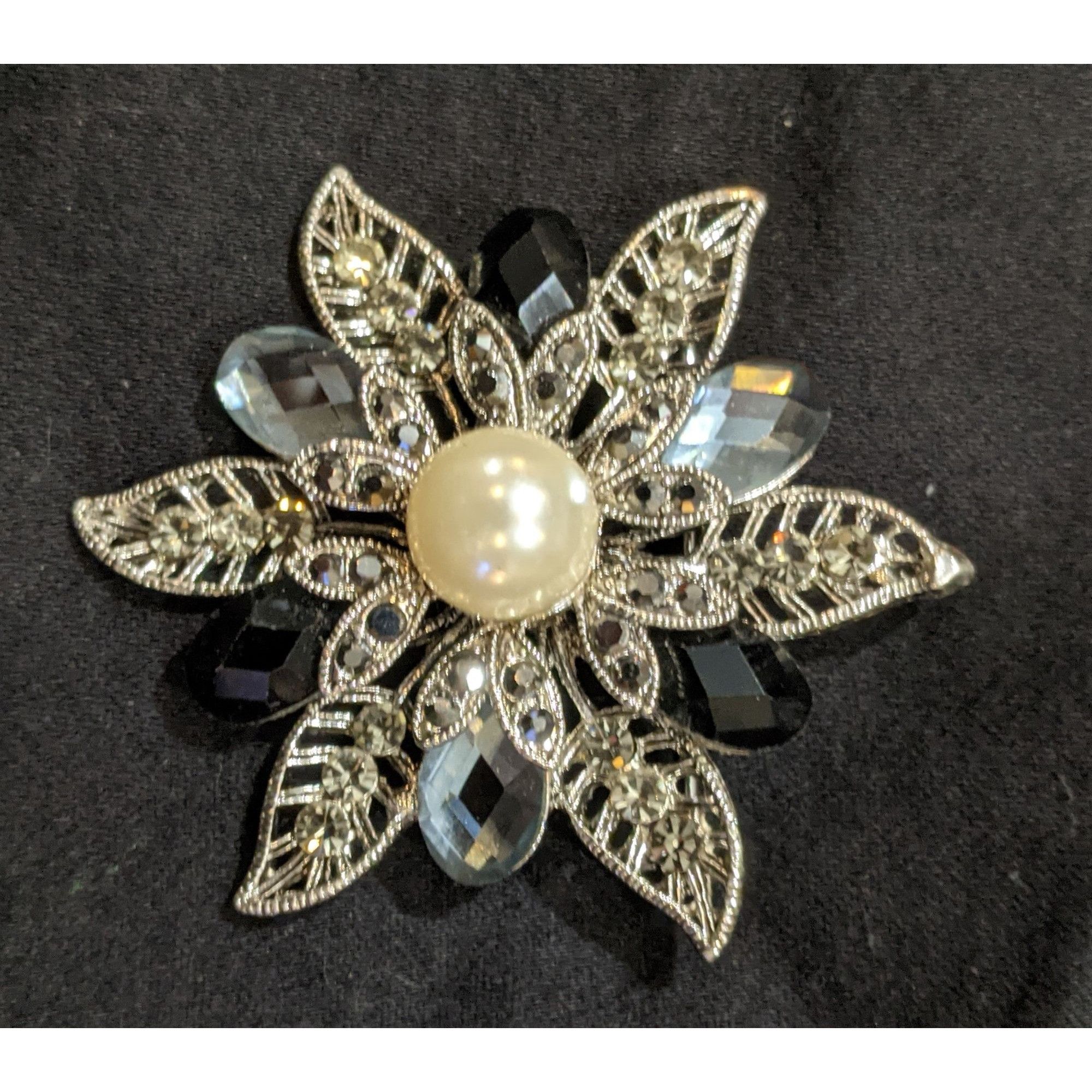 Other Black And Silver Flower Brooch/Pendant Size ONE SIZE - 2 Thumbnail