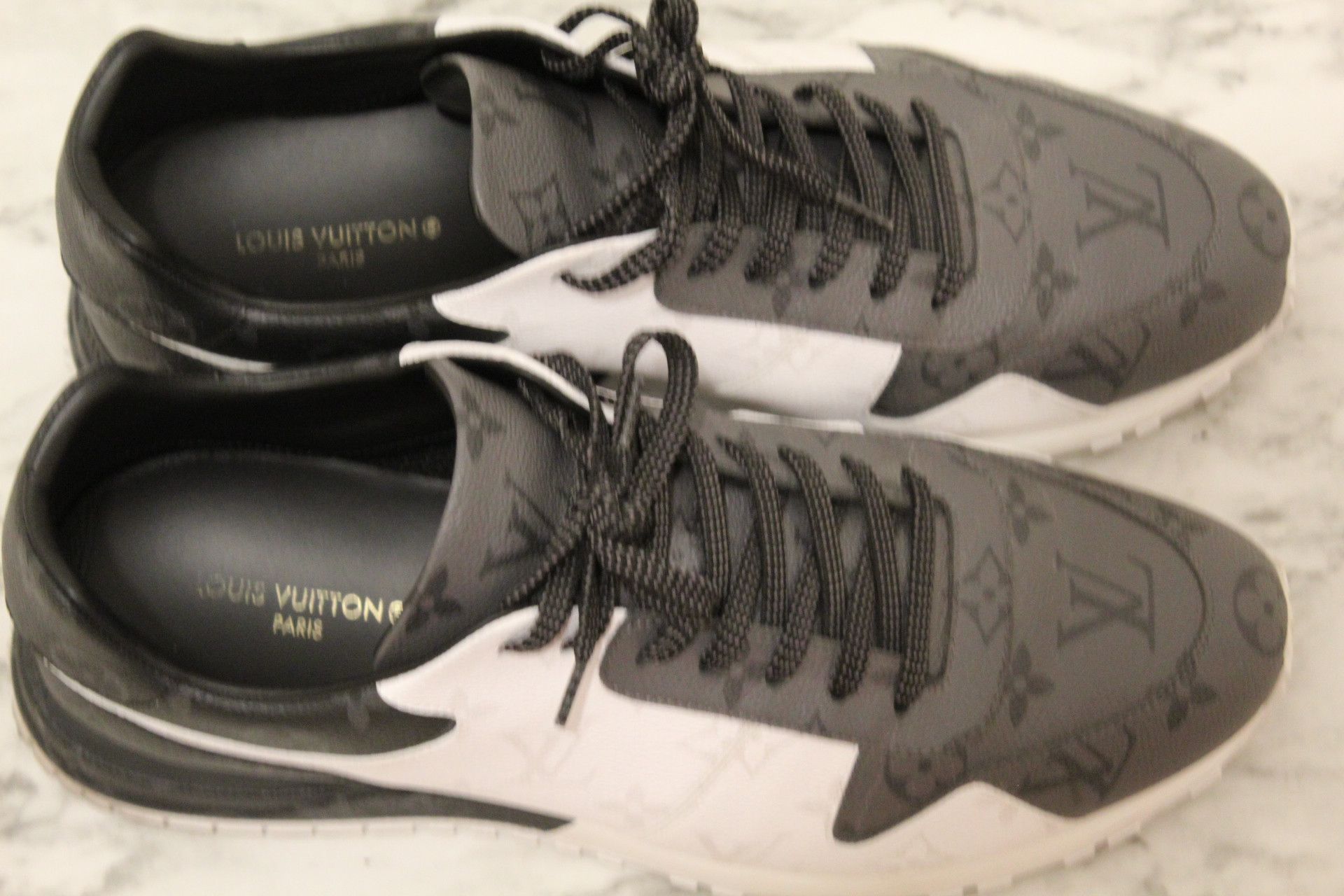 Louis Vuitton Men’s Louis Vuitton Run Away Sneaker size 9 - USA 10 Size US 10 / EU 43 - 3 Thumbnail