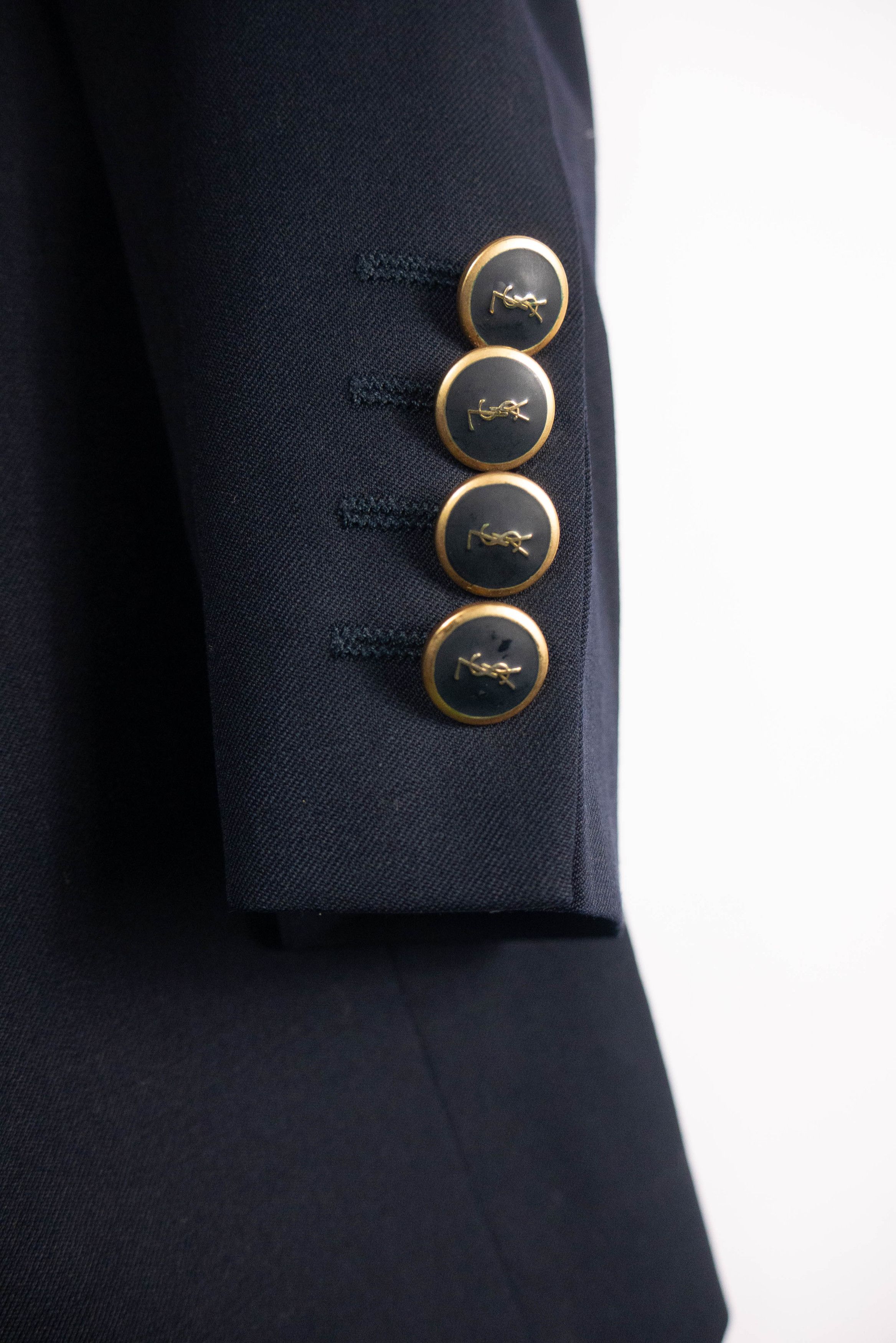Designer × Yves Saint Laurent Ysl Yves Saint Laurent blazer fastened with gold buttons Size 50R - 11 Thumbnail