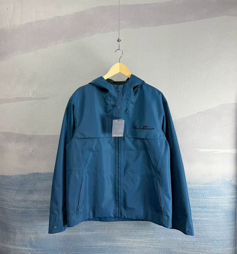 Louis Vuitton Louis Vuitton Blue Offset Letter Back Logo Jacket Size US M / EU 48-50 / 2 - 1 Thumbnail