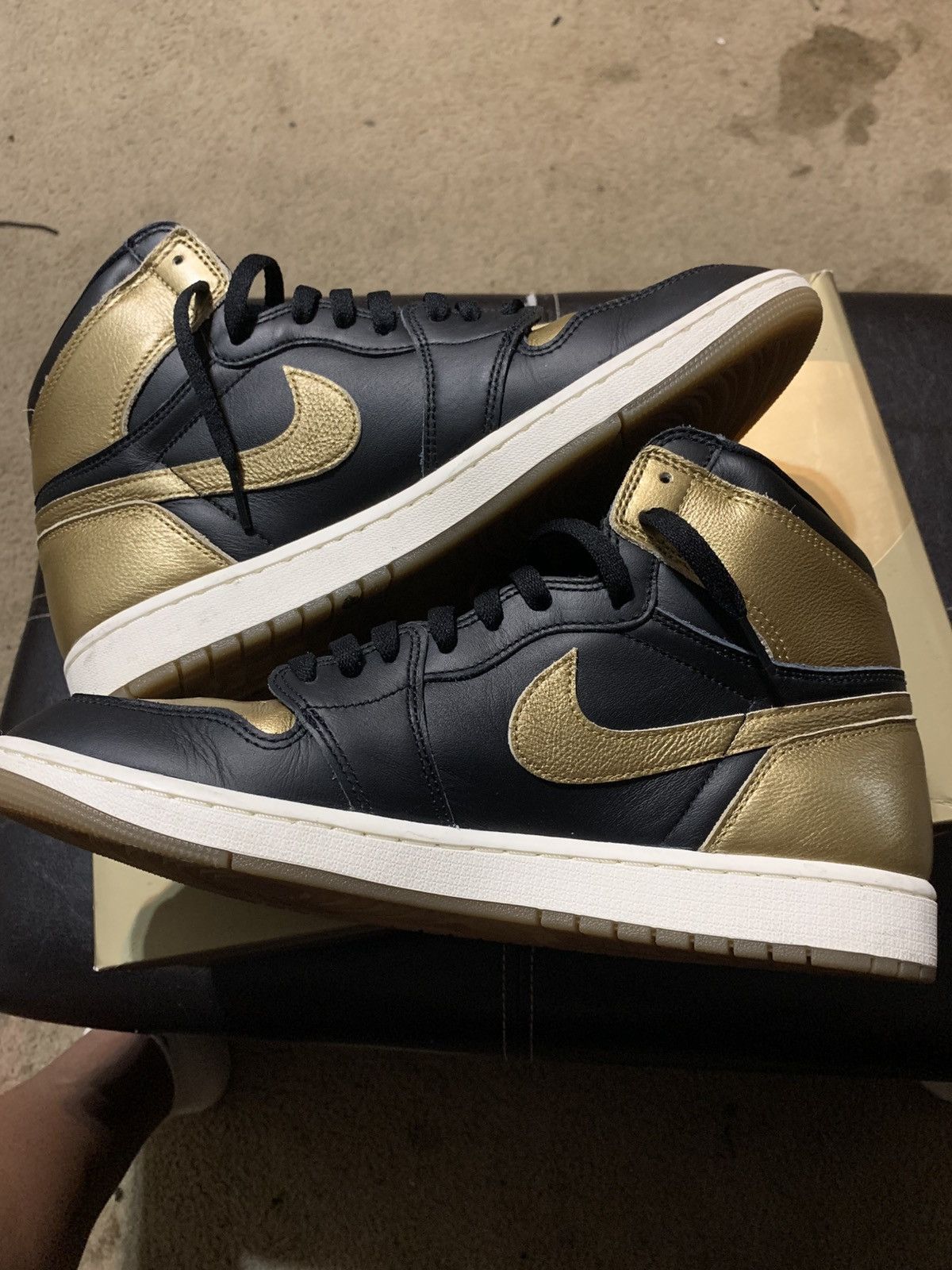 Jordan Brand Air Jordan 1 Retro High OG Size US 12 / EU 45 - 2 Thumbnail